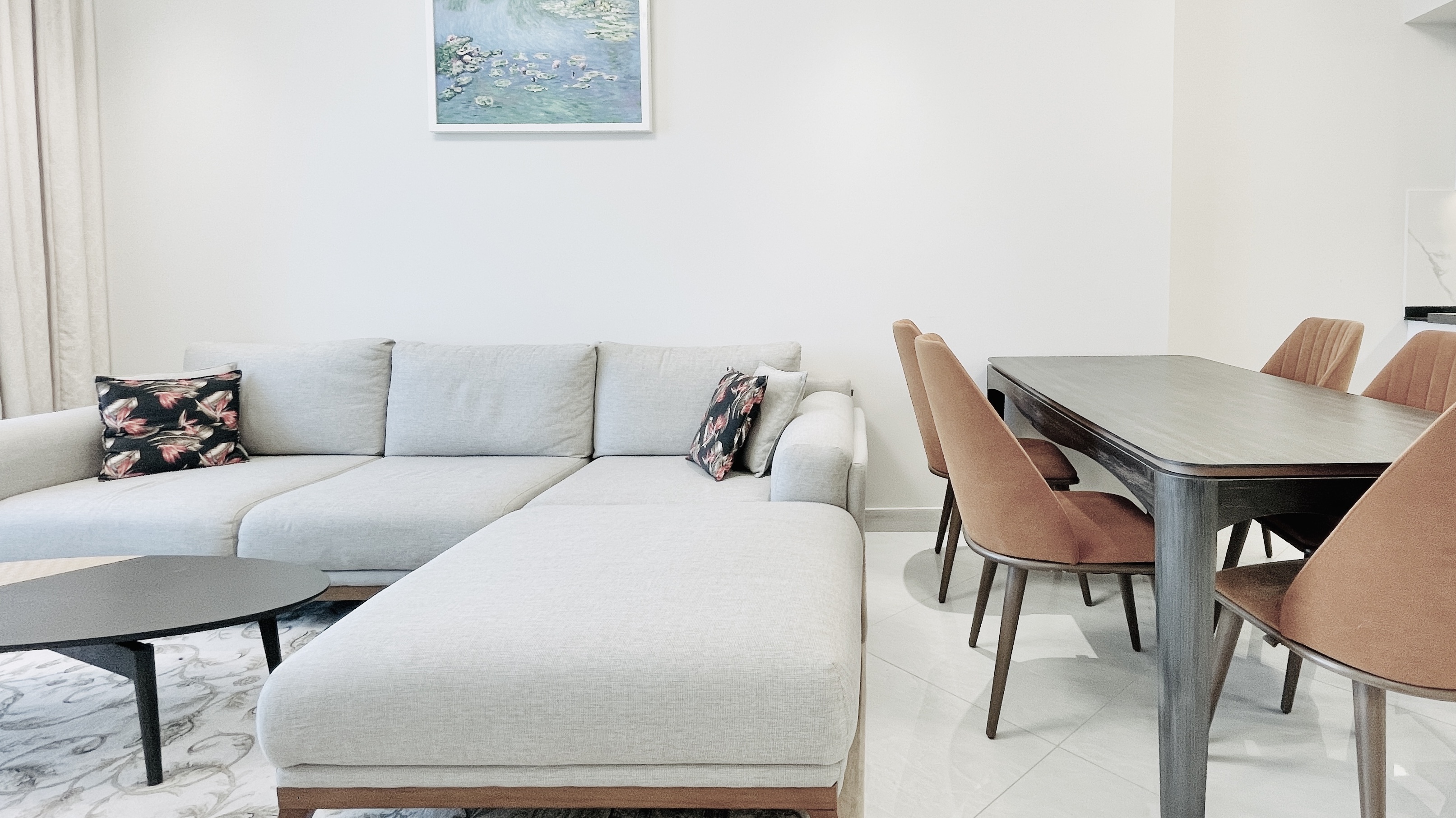 LUXURY | CITYVIEW | SPACIOUS ROOMS | AMENITIES