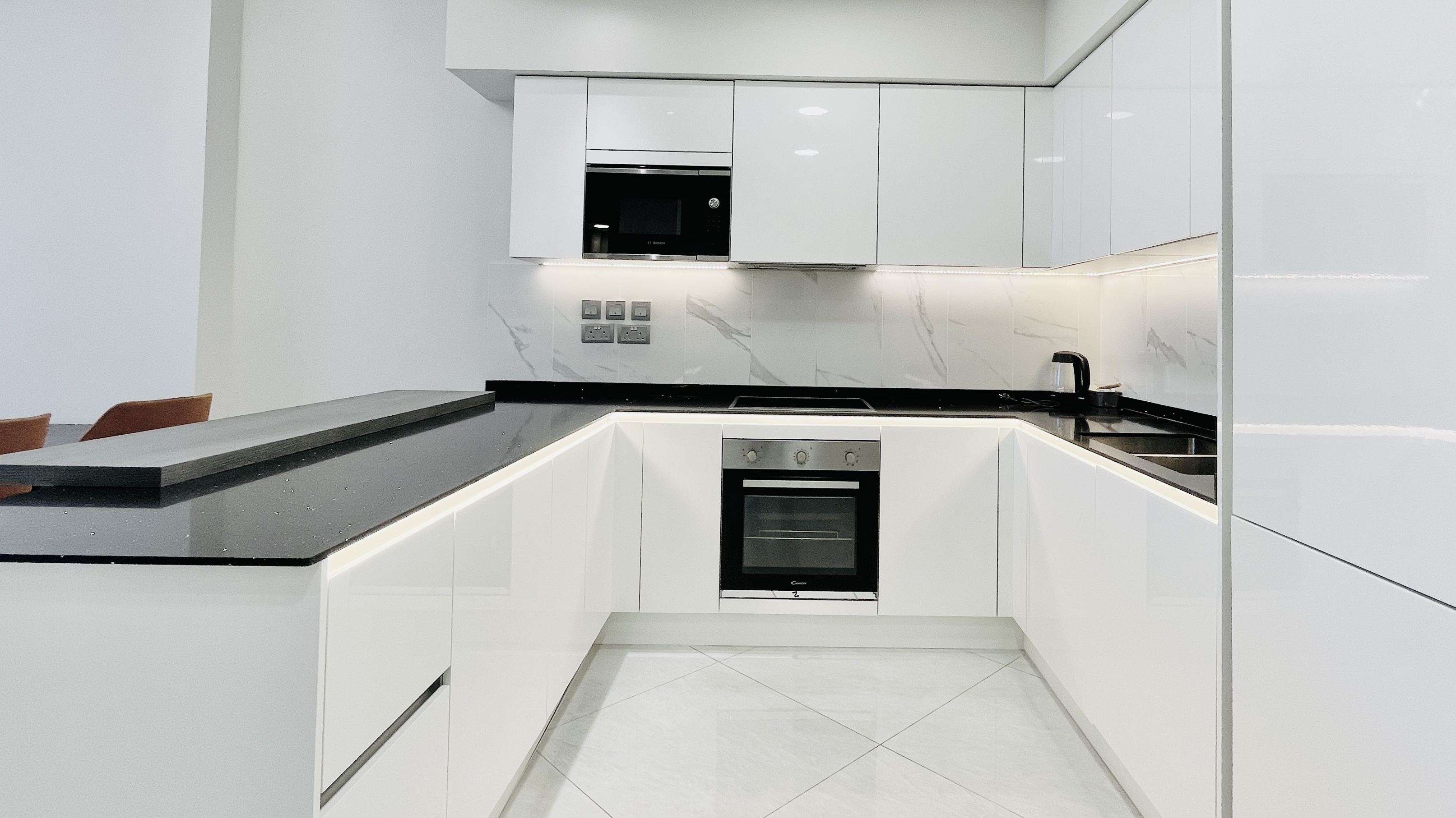 LUXURY | CITYVIEW | SPACIOUS ROOMS | AMENITIES
