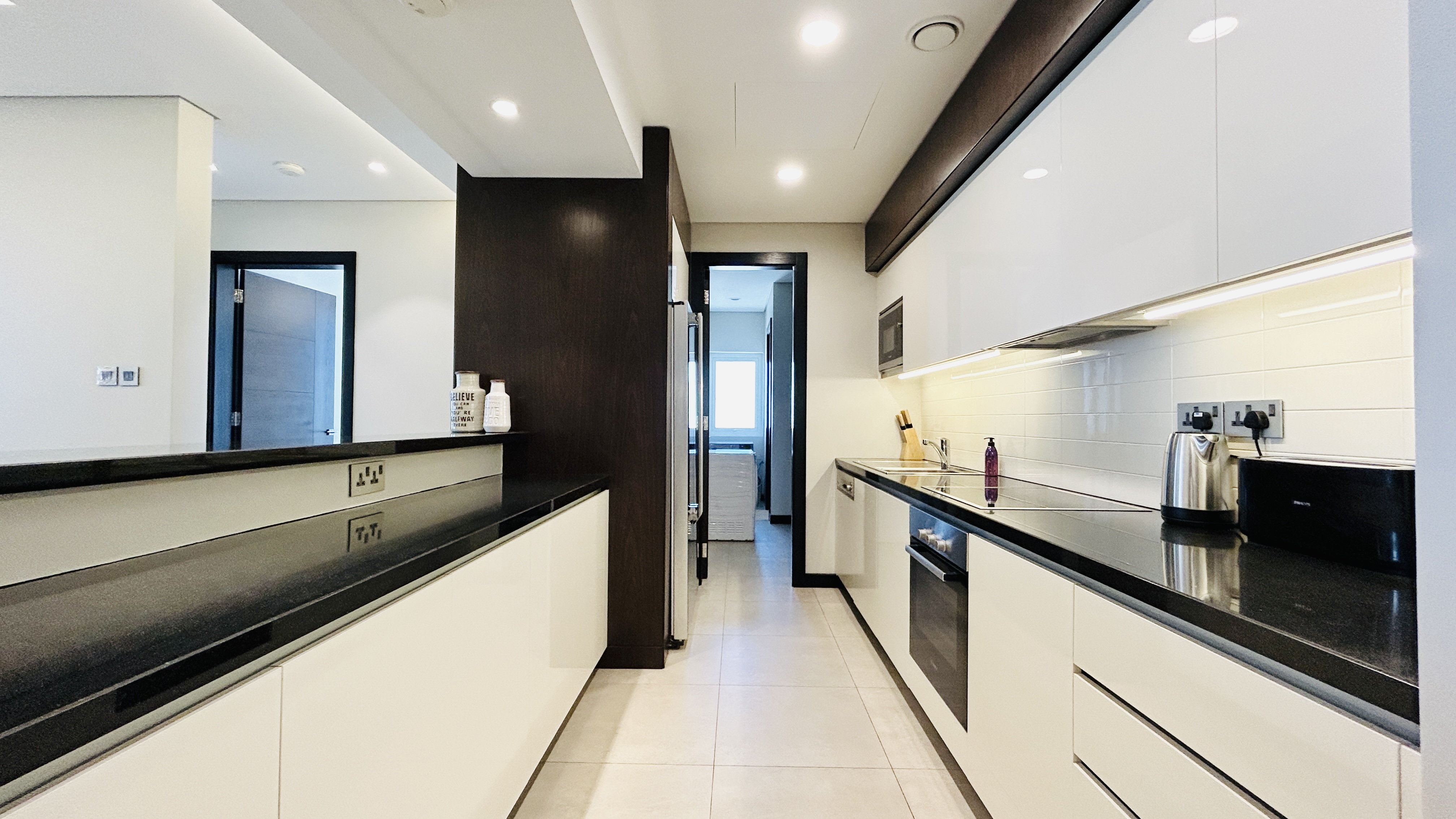 SEA VIEW | HIGH END AMENITIES | MODERN | SPACIOUS