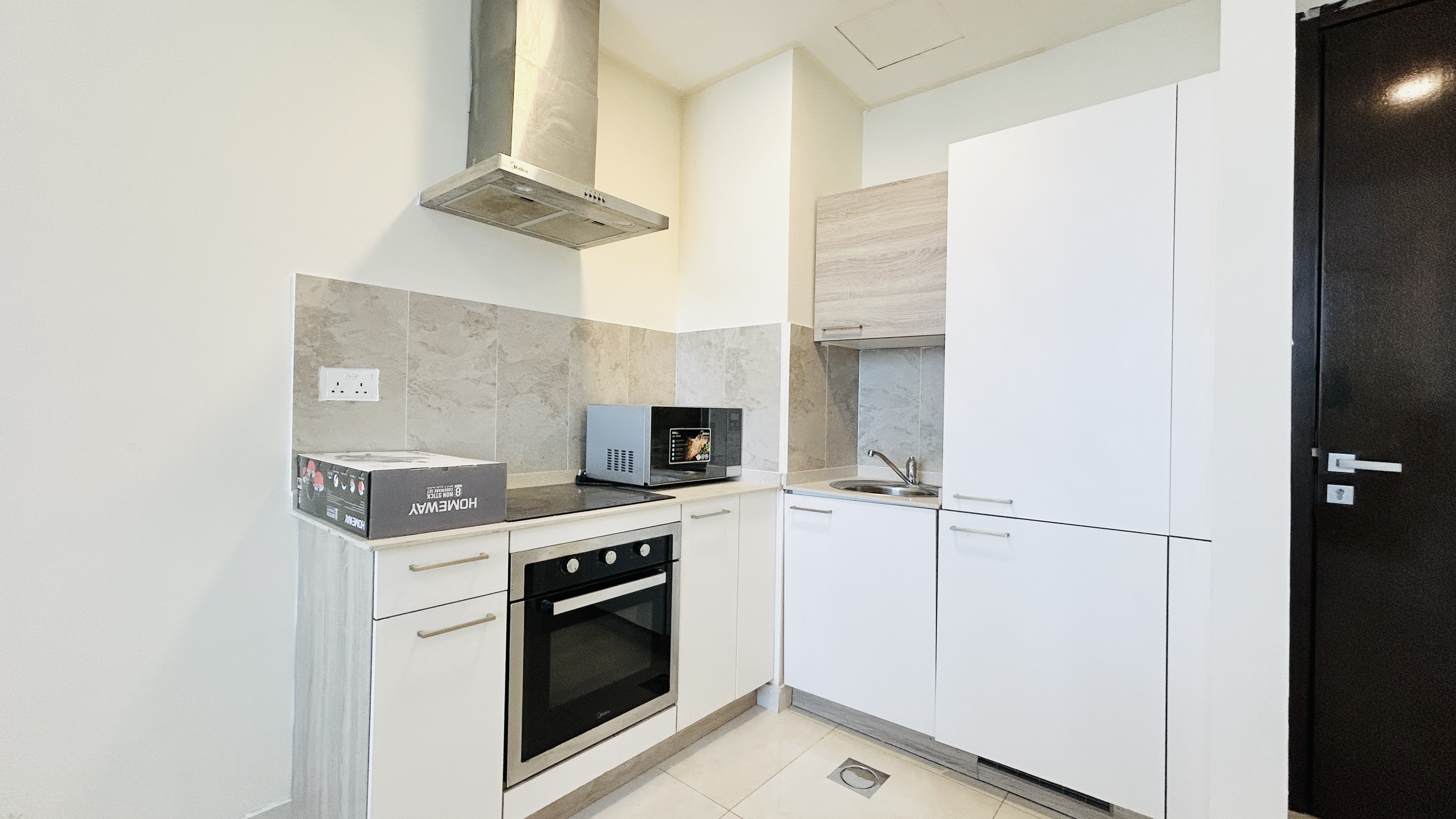 NEW FURNITURE SET | MODERN | BRIGHT LIGHT | AMENITIES