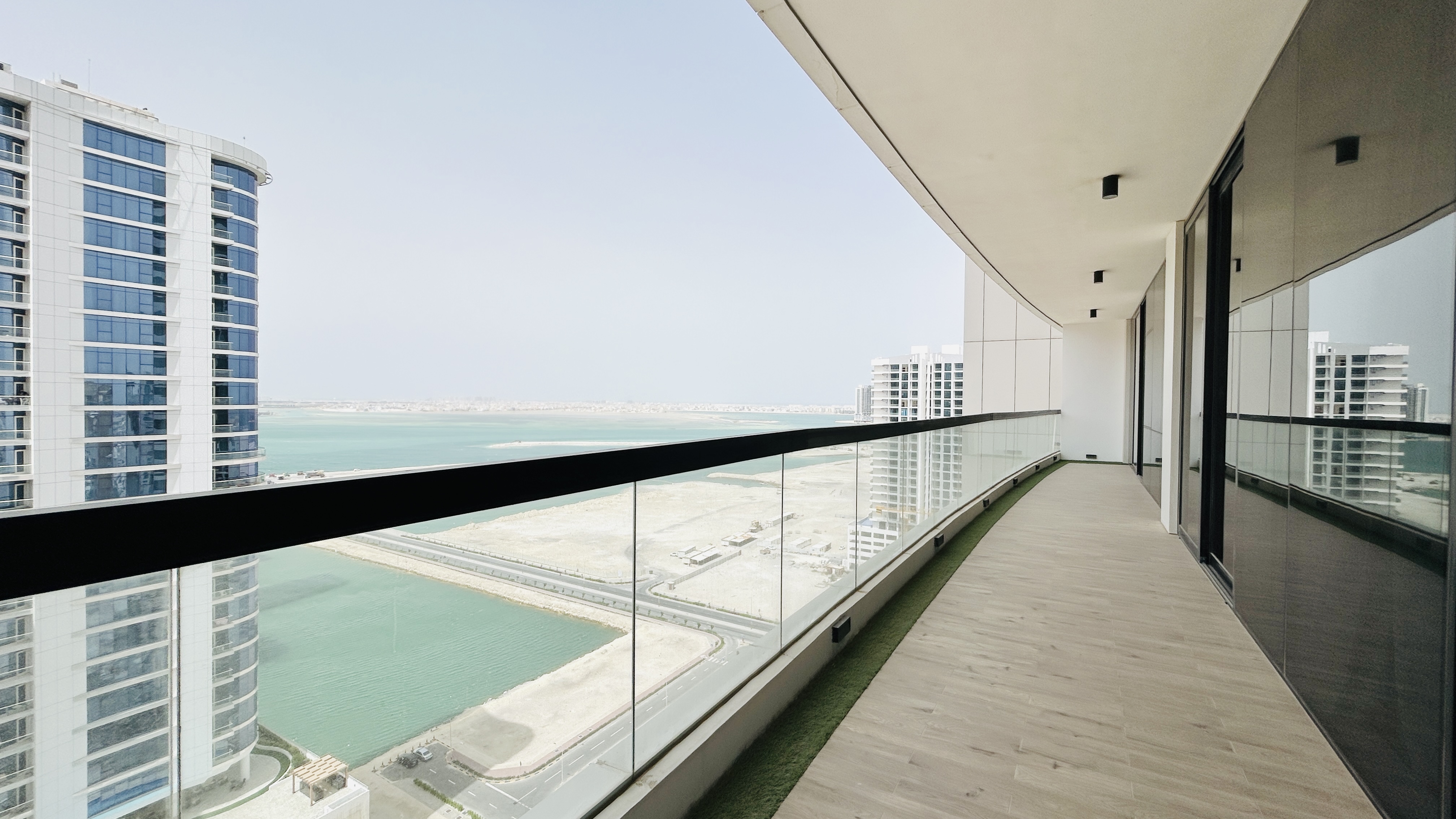 SEA VIEW | HIGH END AMENITIES | LUXURY | SPACIOUS