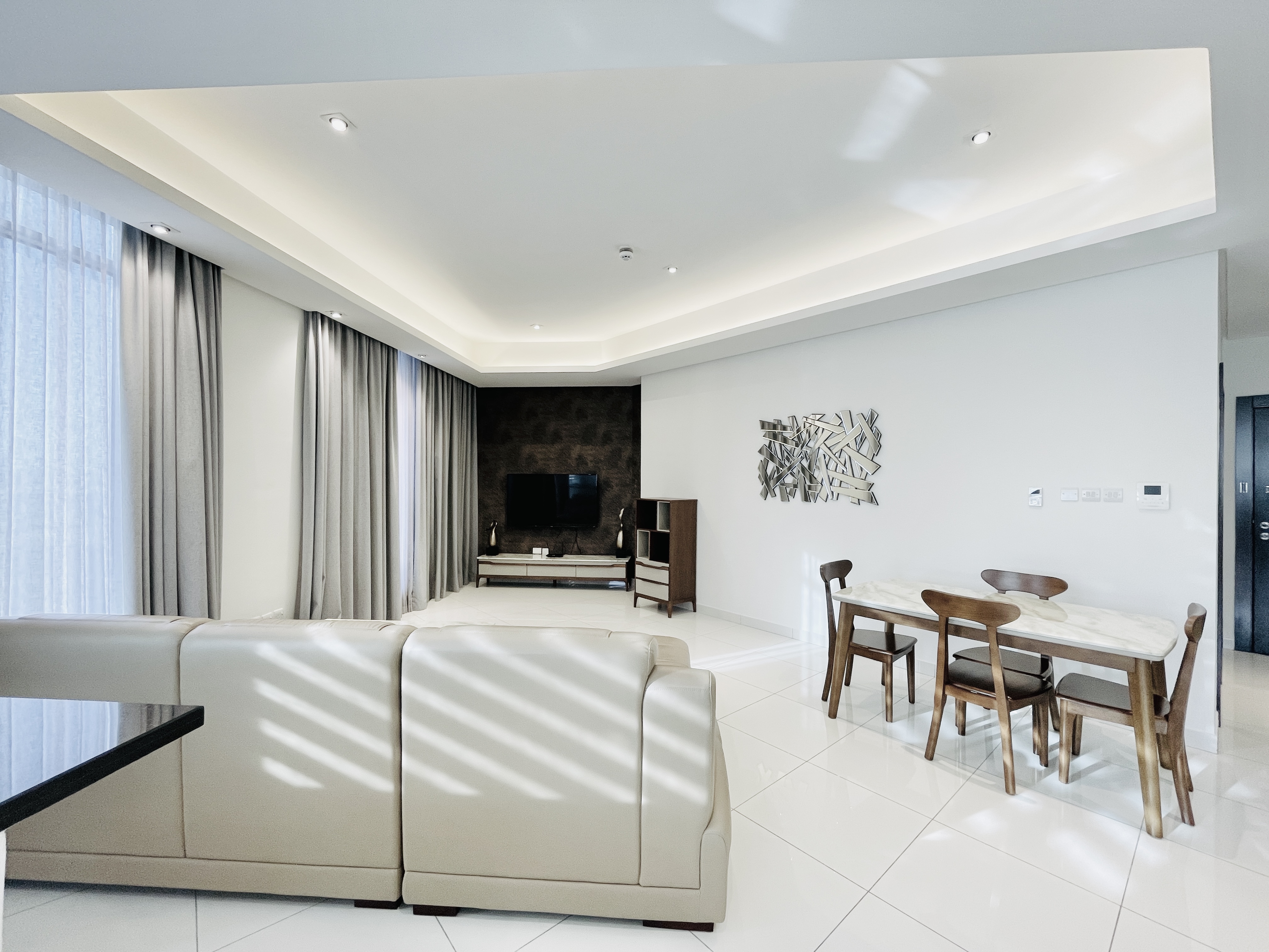 MODERN | CITY VIEW | SPACIOUS ROOMS | GREAT FACILITIES