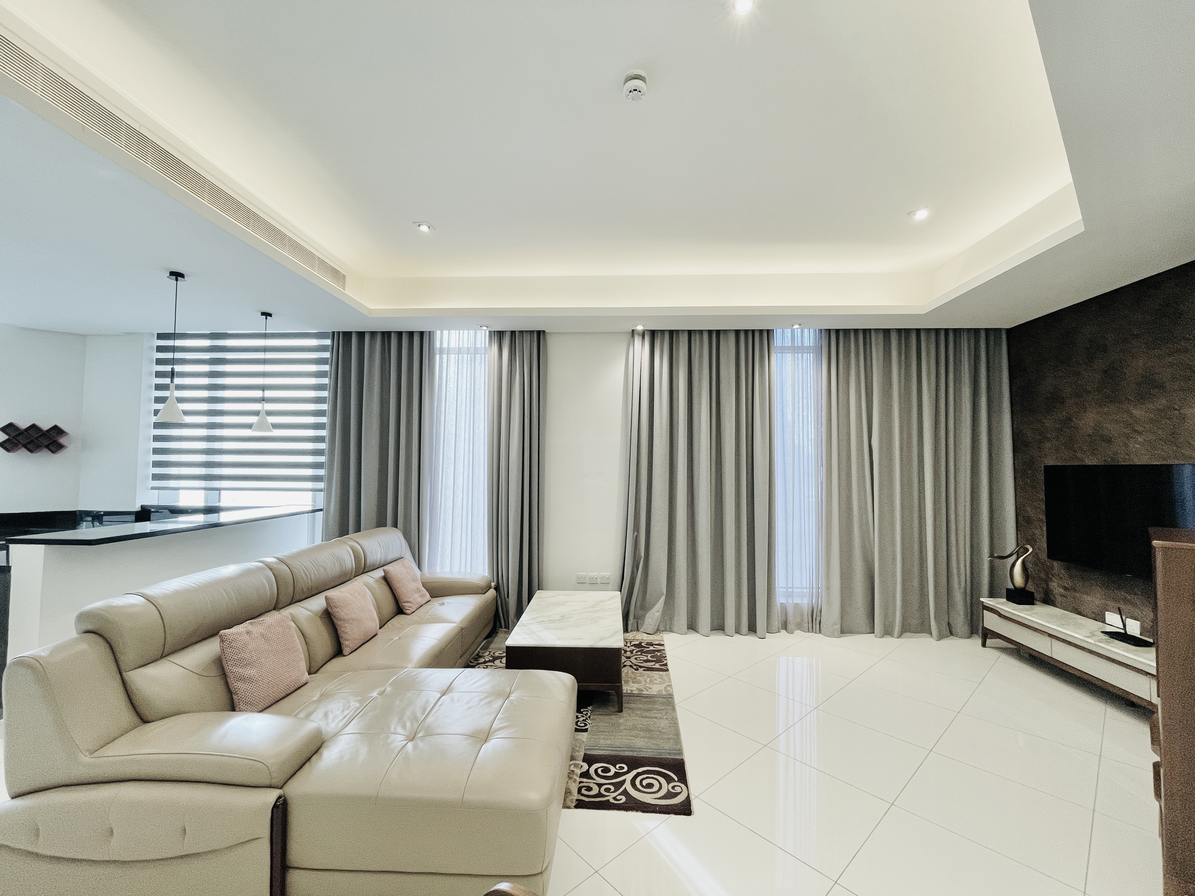 MODERN | CITY VIEW | SPACIOUS ROOMS | GREAT FACILITIES