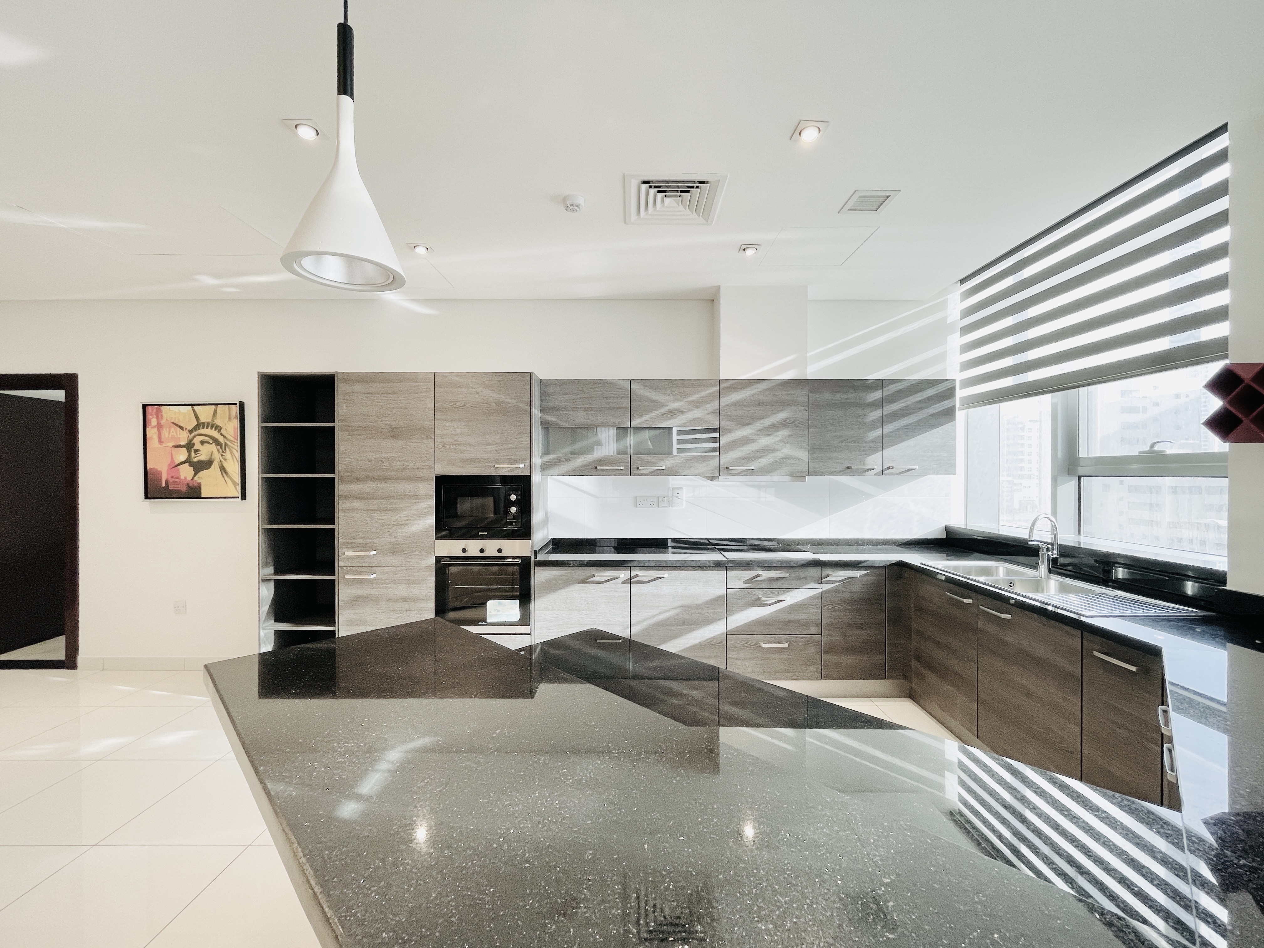 MODERN | CITY VIEW | SPACIOUS ROOMS | GREAT FACILITIES