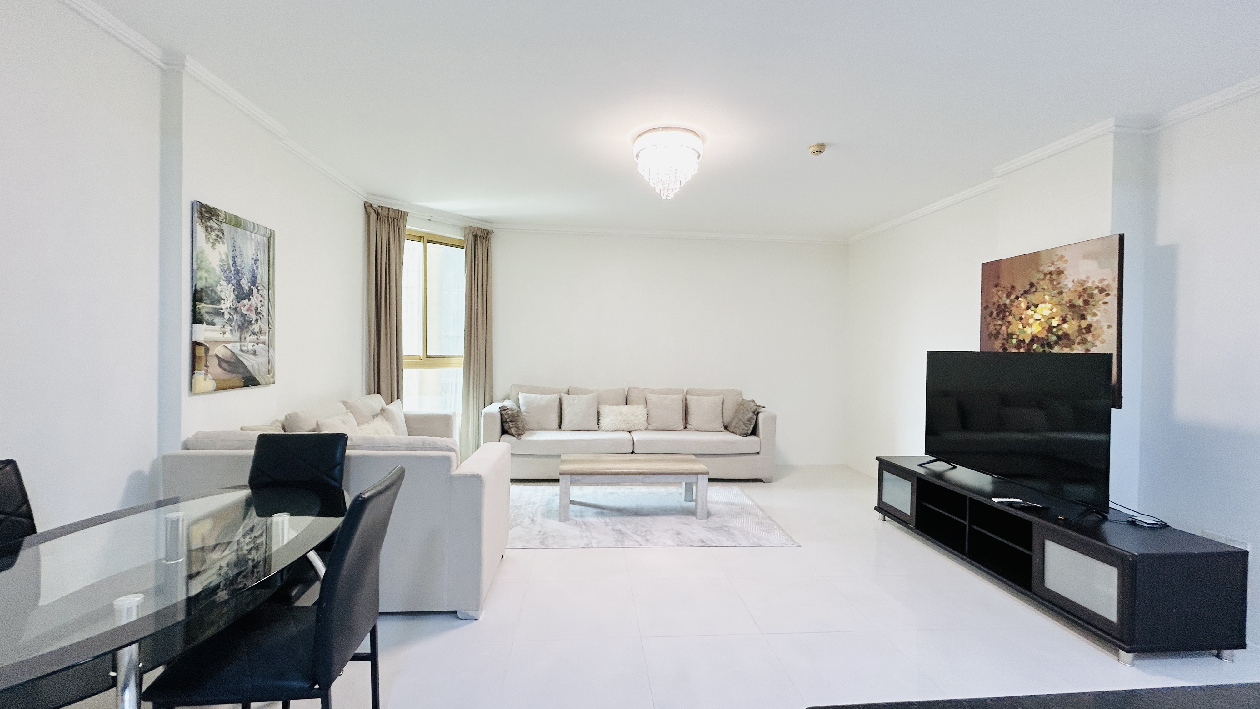 MODERN | SPACIOUS ROOM | GREAT AMENITIES | BALCONY