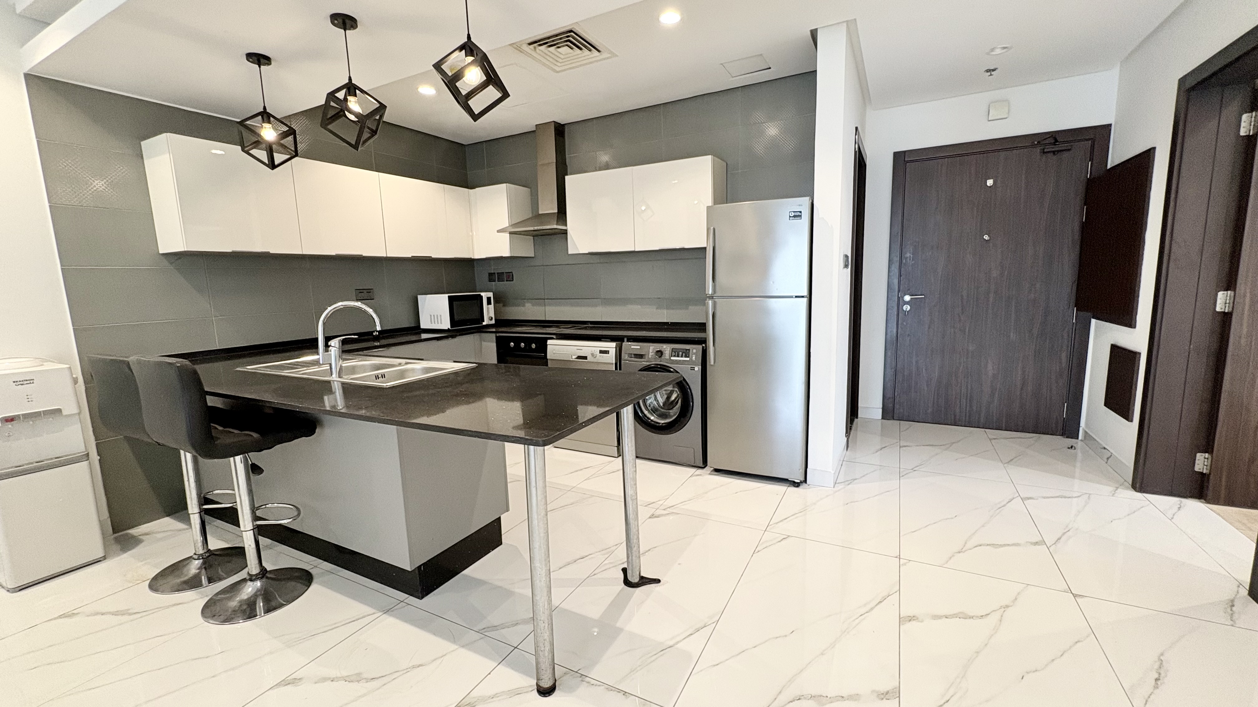 Furnished 2B Apartment in Juffair | Pool & Gym