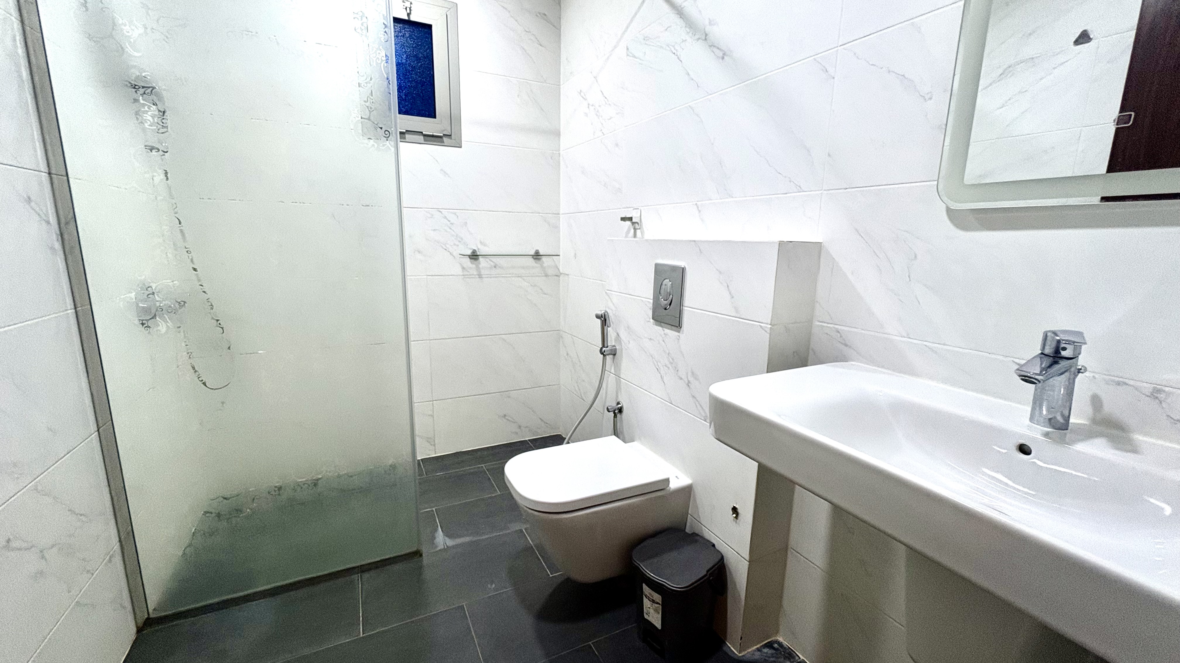 Furnished 2B Apartment in Juffair | Pool & Gym
