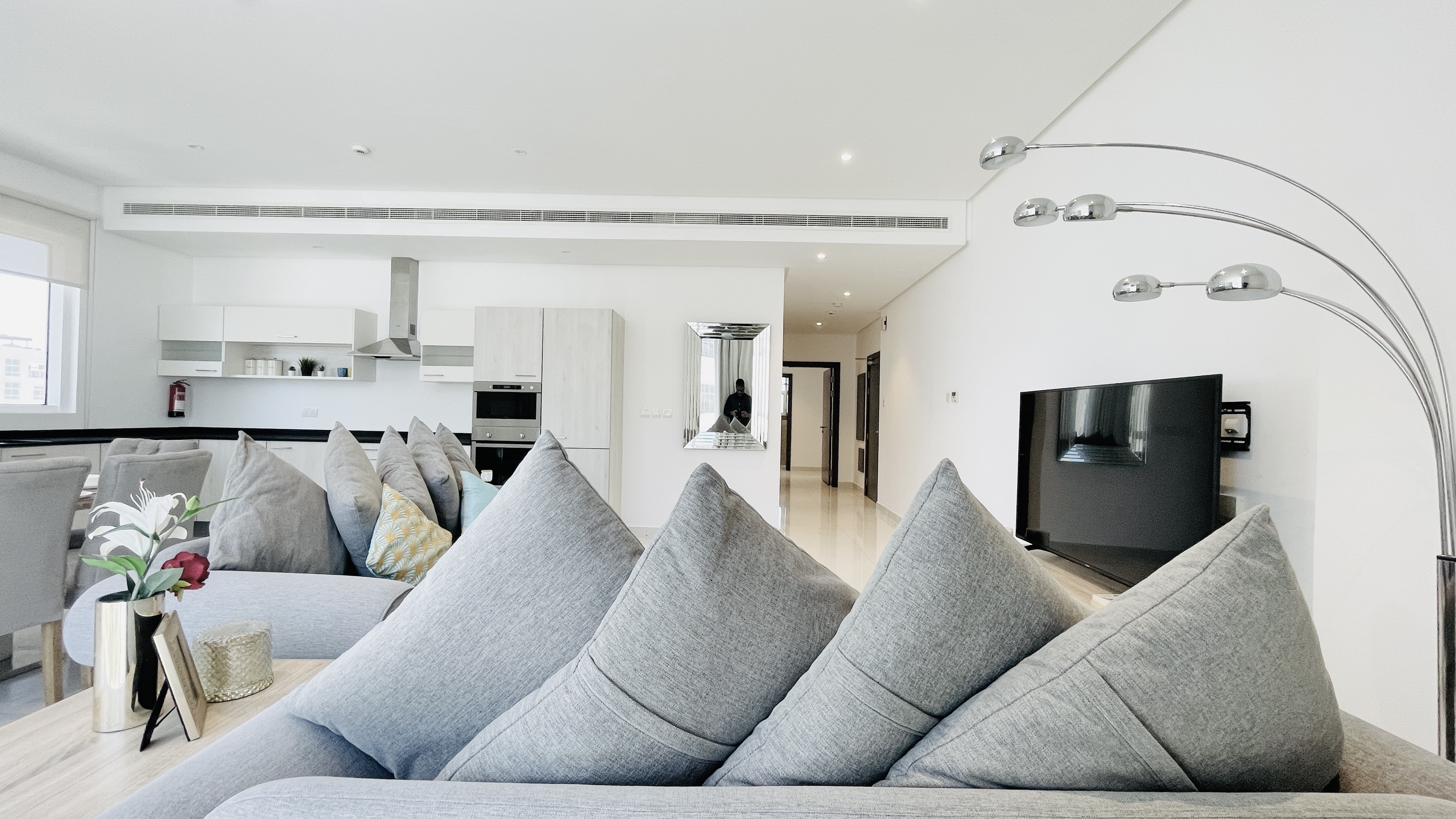 CITY VIEW | MODERN | SPACIOUS ROOMS | AMENITIES