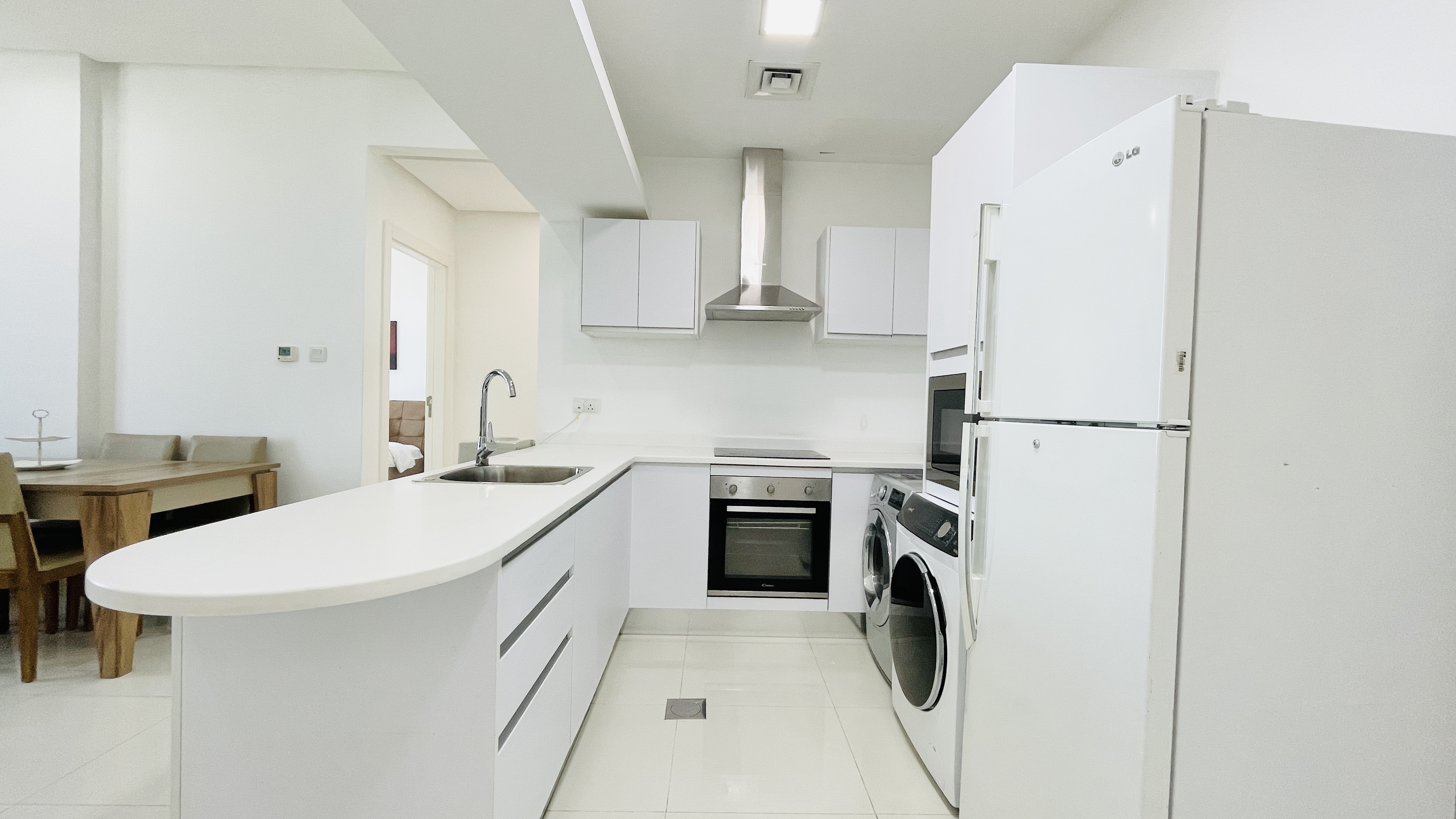SPACIOUS ROOMS | GREAT FACILITIES | CITY VIEW | MODERN 