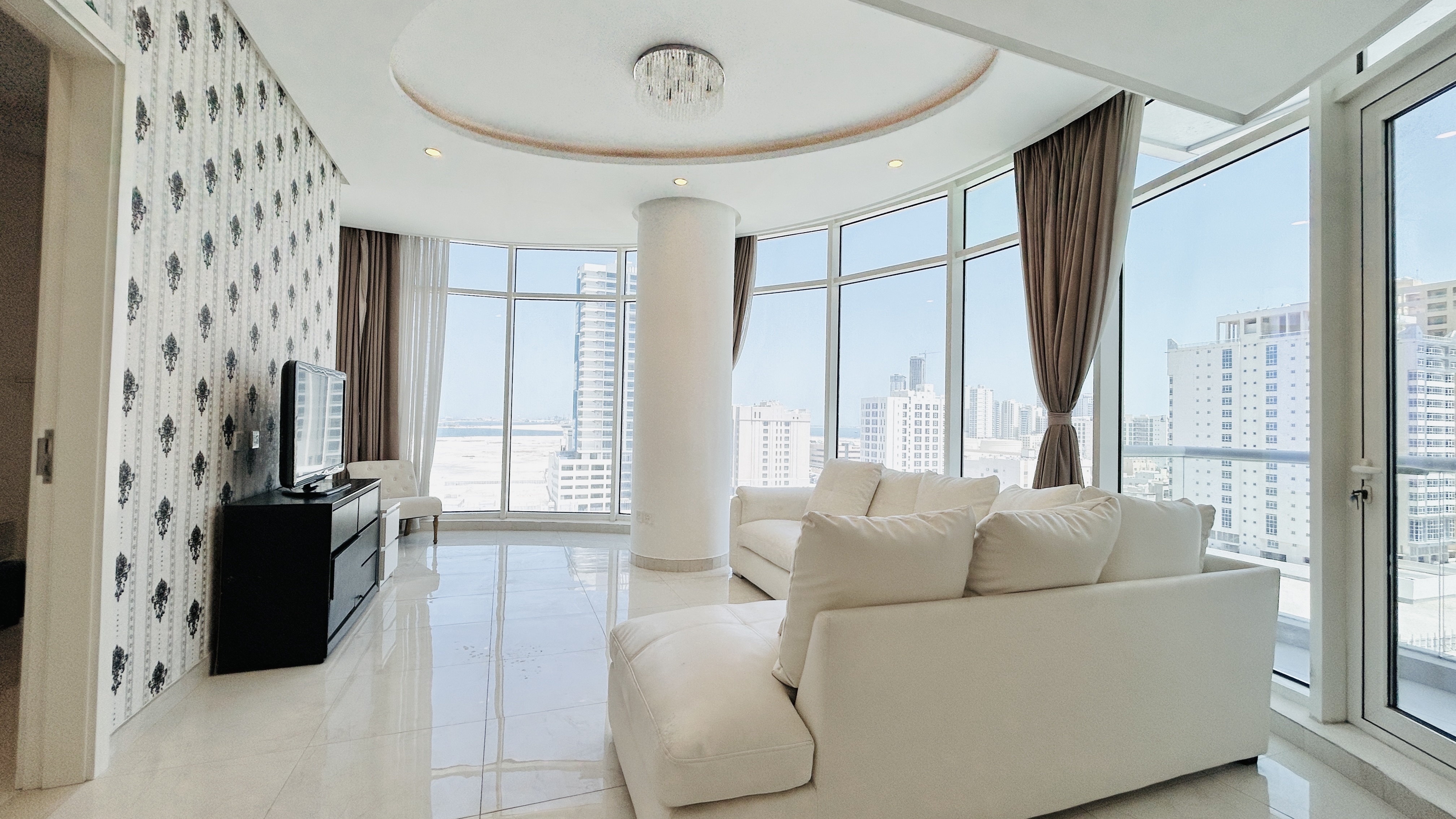 GREAT AMENITIES | SPACIOUS ROOM | GREAT VIEW