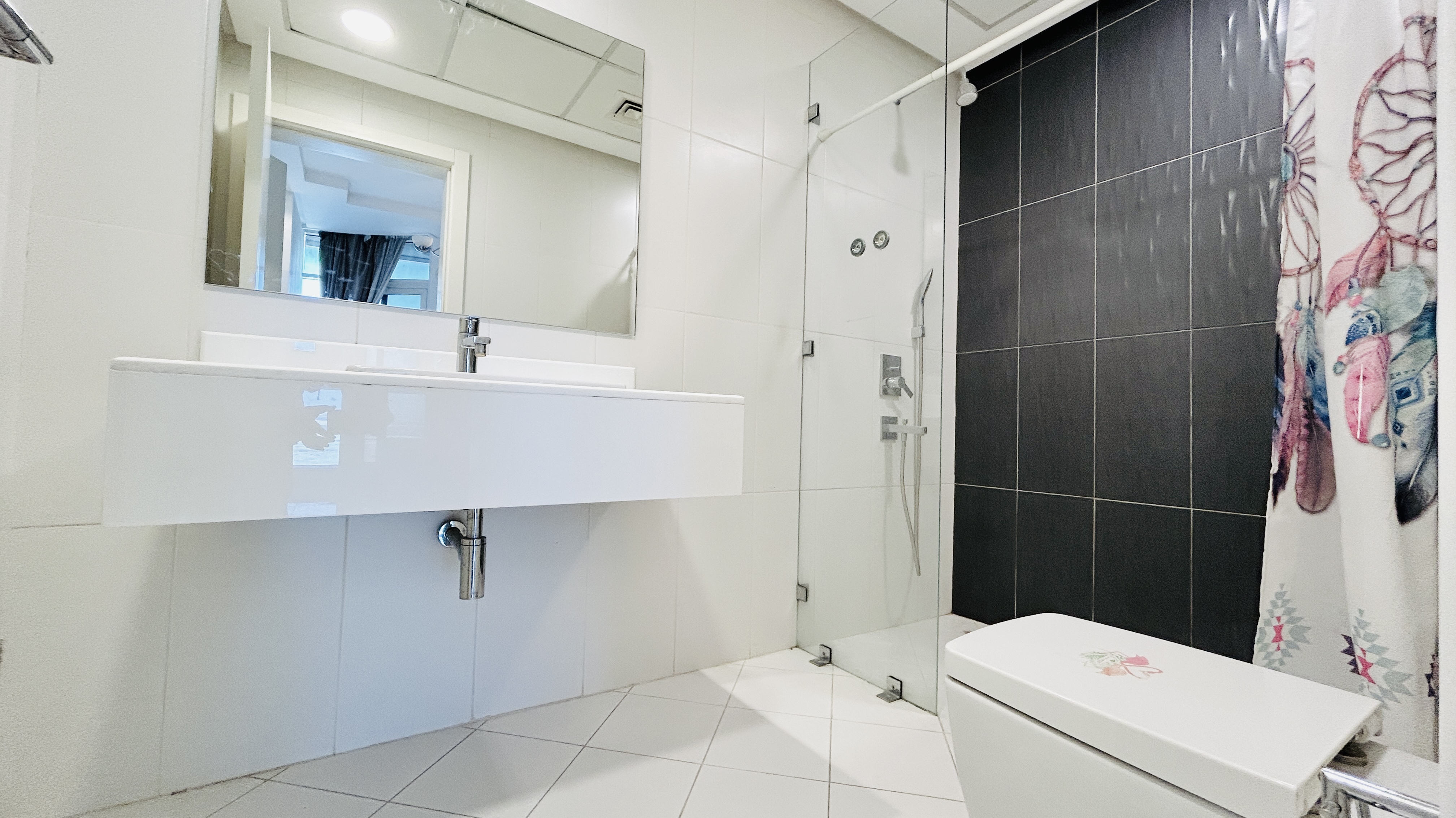 GREAT AMENITIES | SPACIOUS ROOM | GREAT VIEW