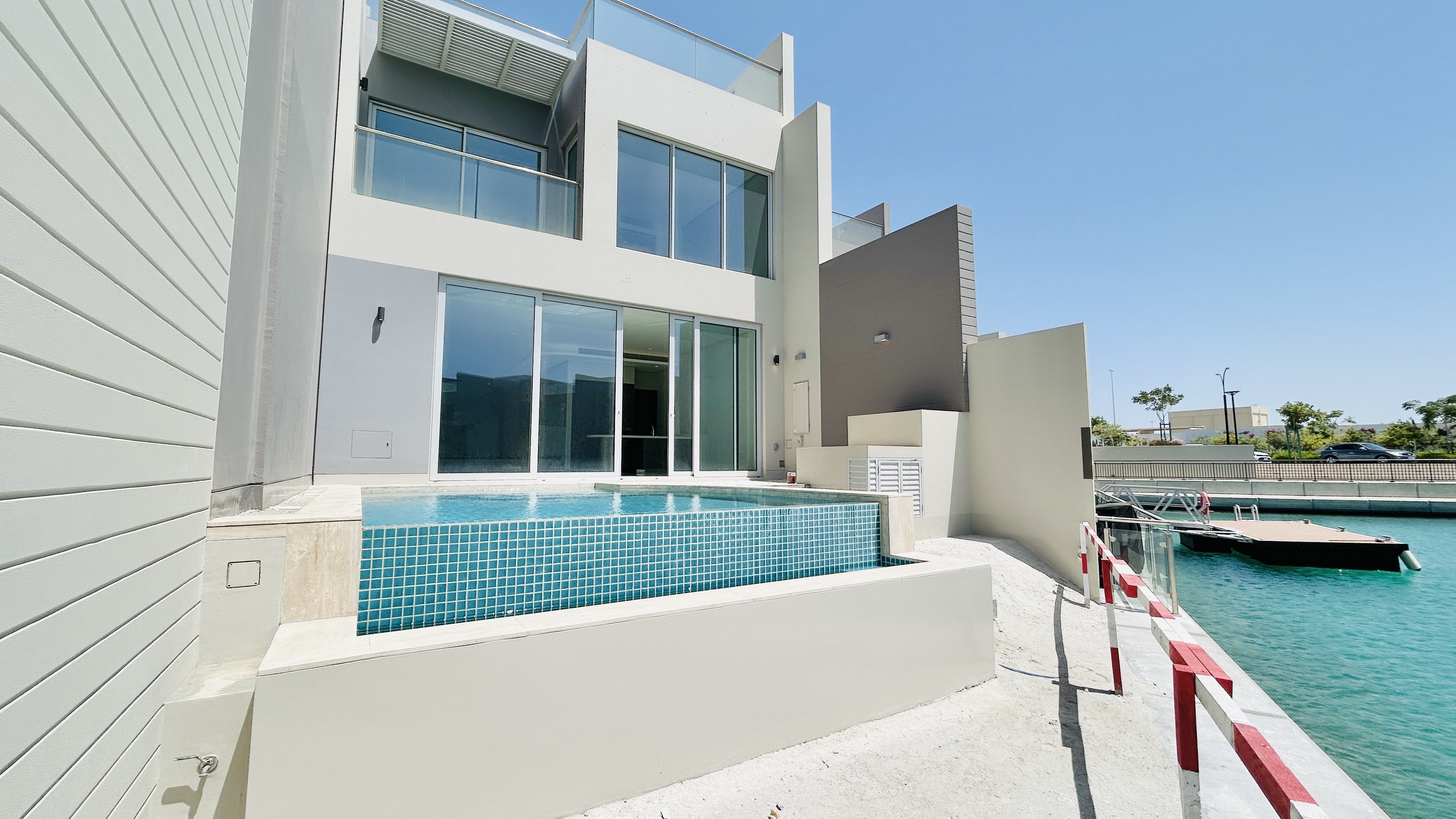 WATERFRONT VIEW | BRAND NEW | MODERN | PRIVATE POOL