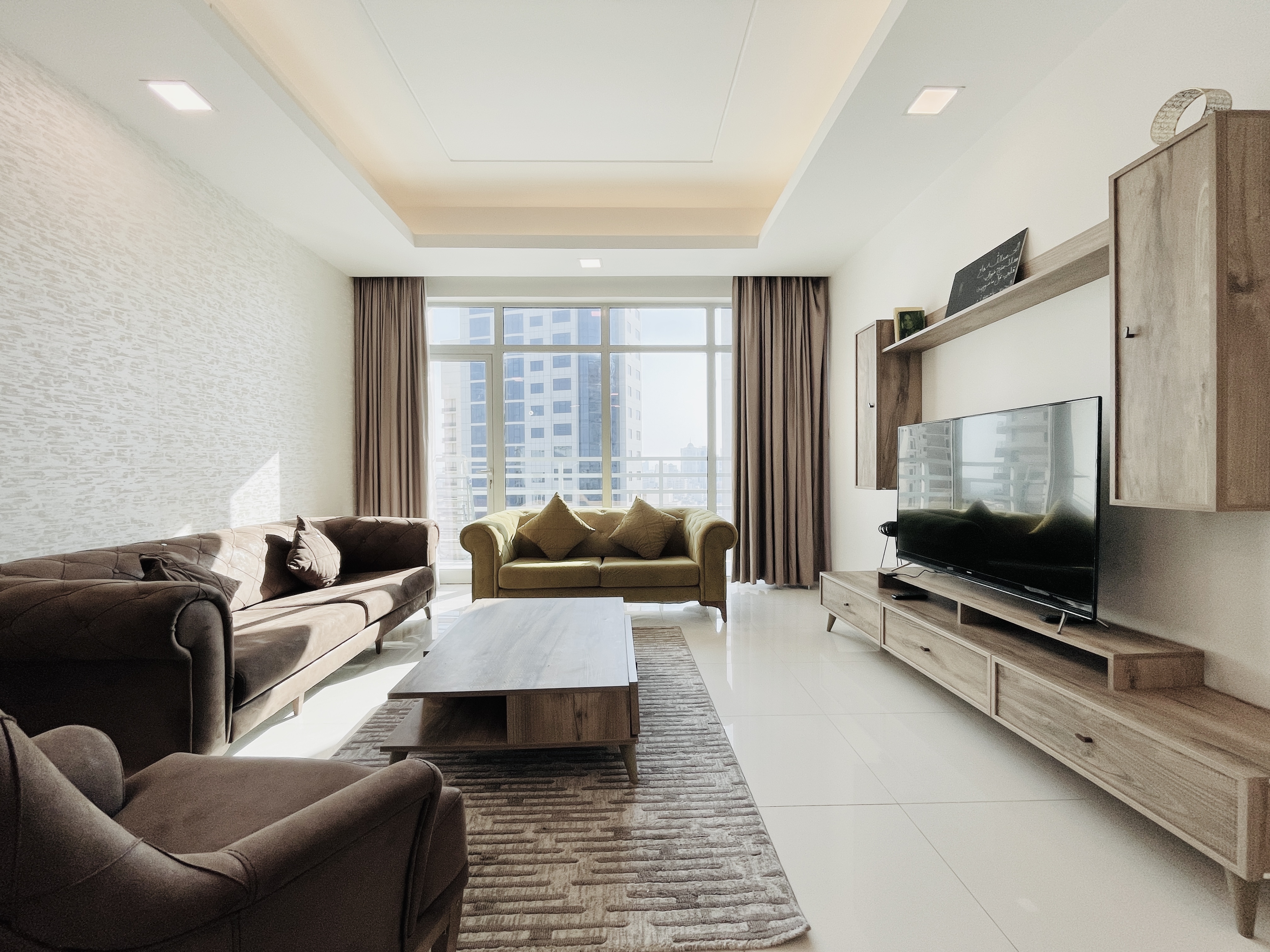 MODERN | CITY VIEW | SPACIOUS ROOMS | GREAT FACILITIES 