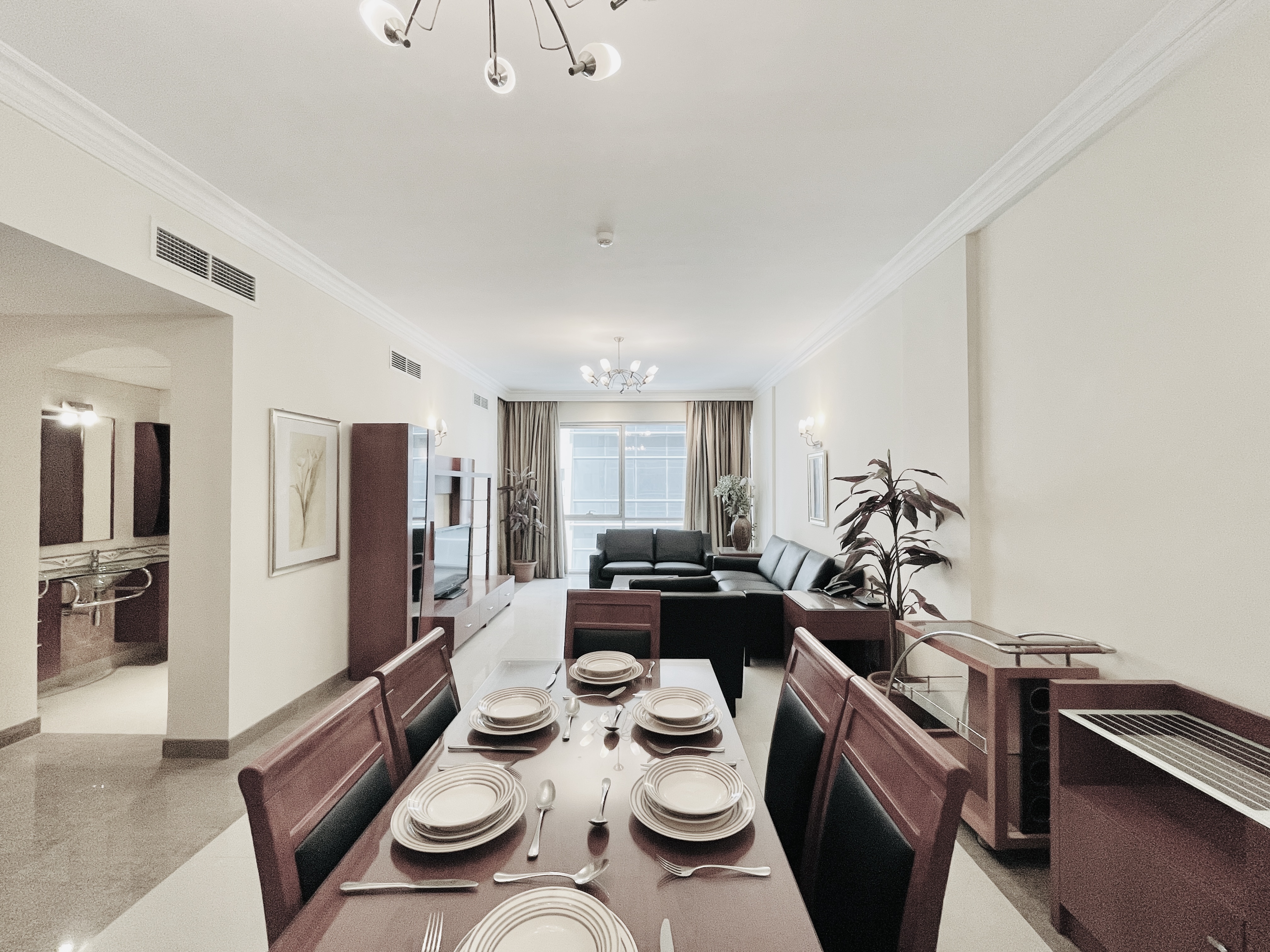 MODERN | SPACIOUS ROOMS | CITY VIEW | GREAT FACILITIES