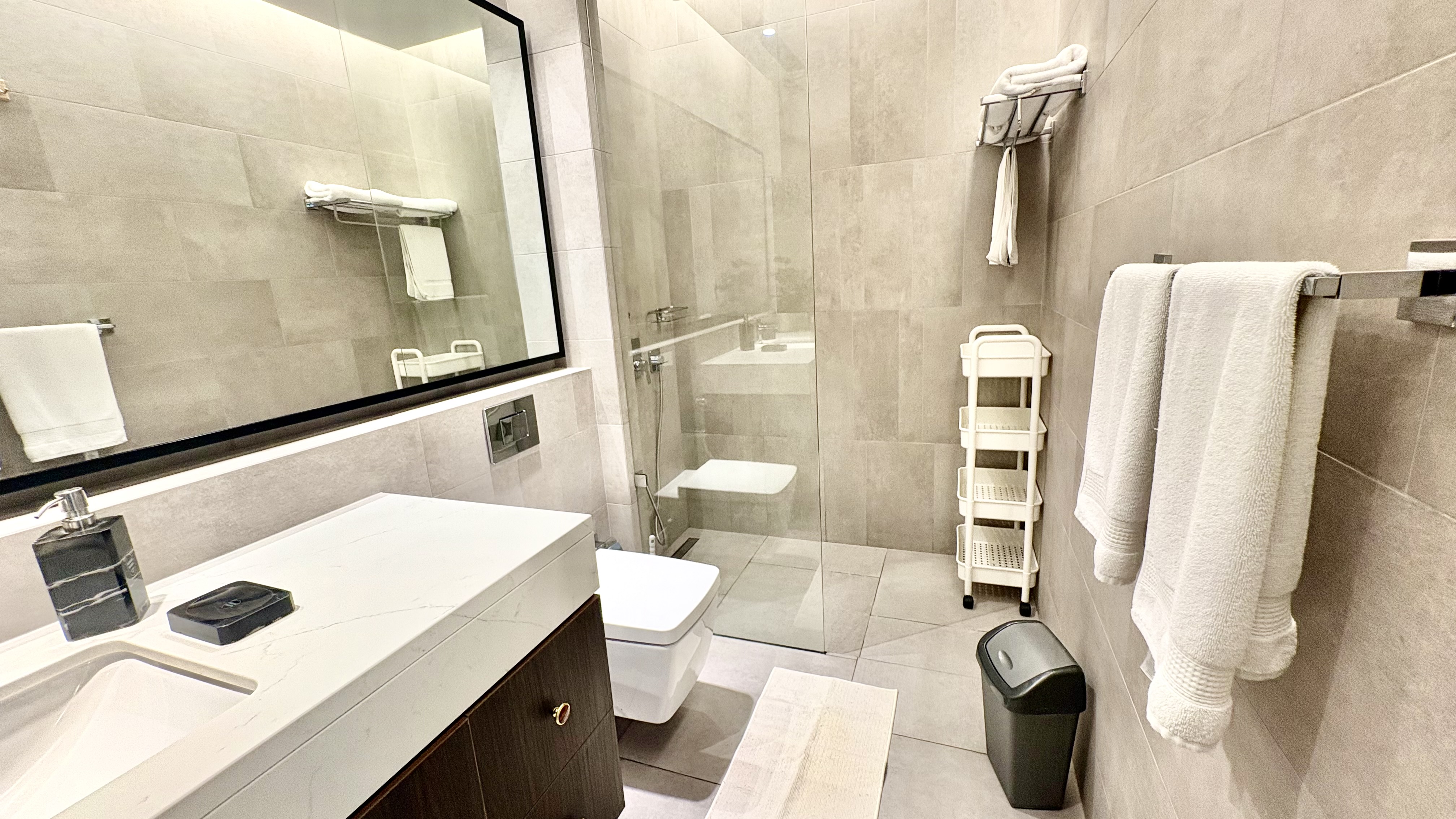 Luxury Furnished 1-Bedroom Apartment in Juffair