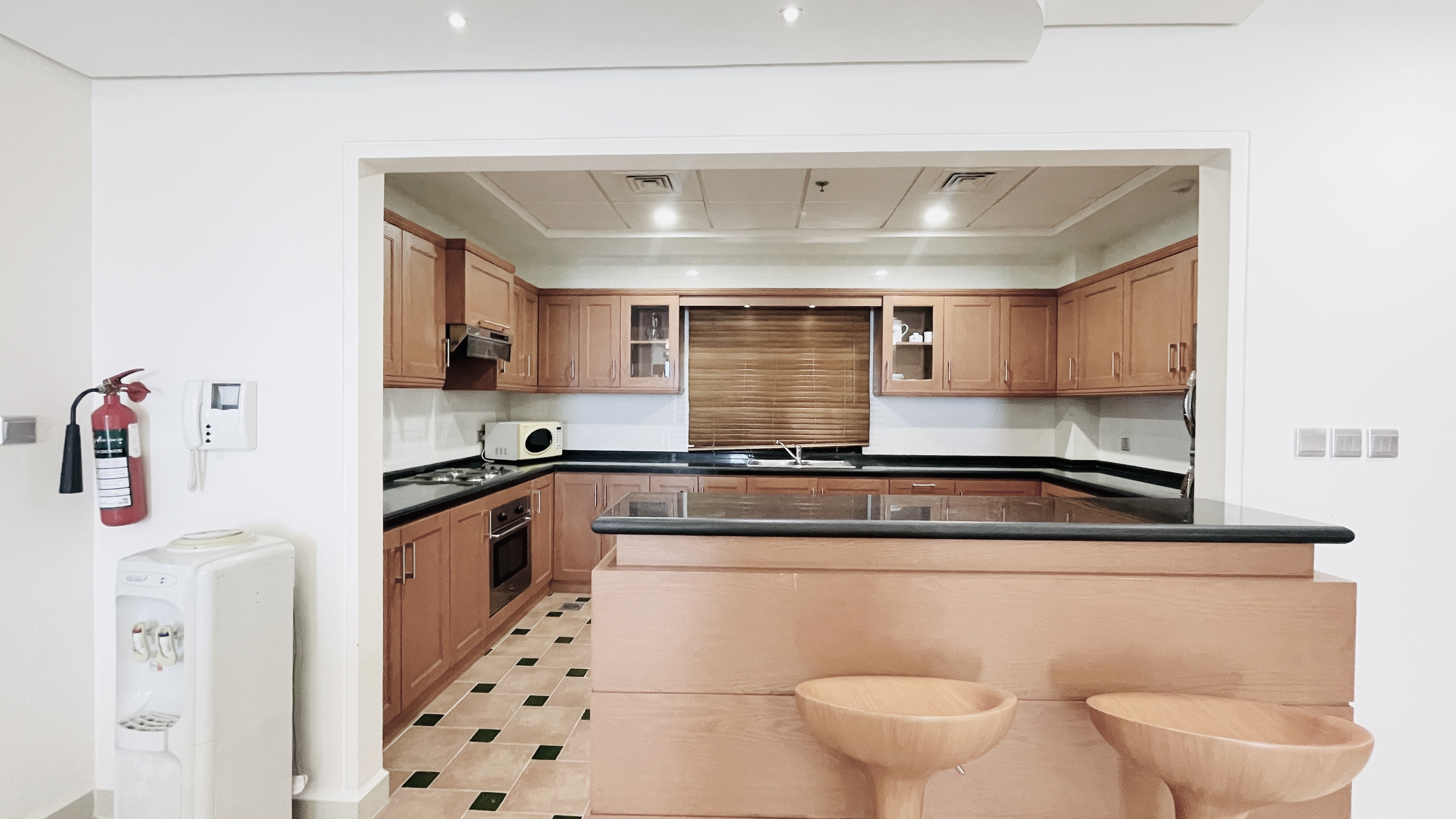 HOUSE KEEPING | SPACIOUS ROOMS | BALCONY | CITYVIEW 