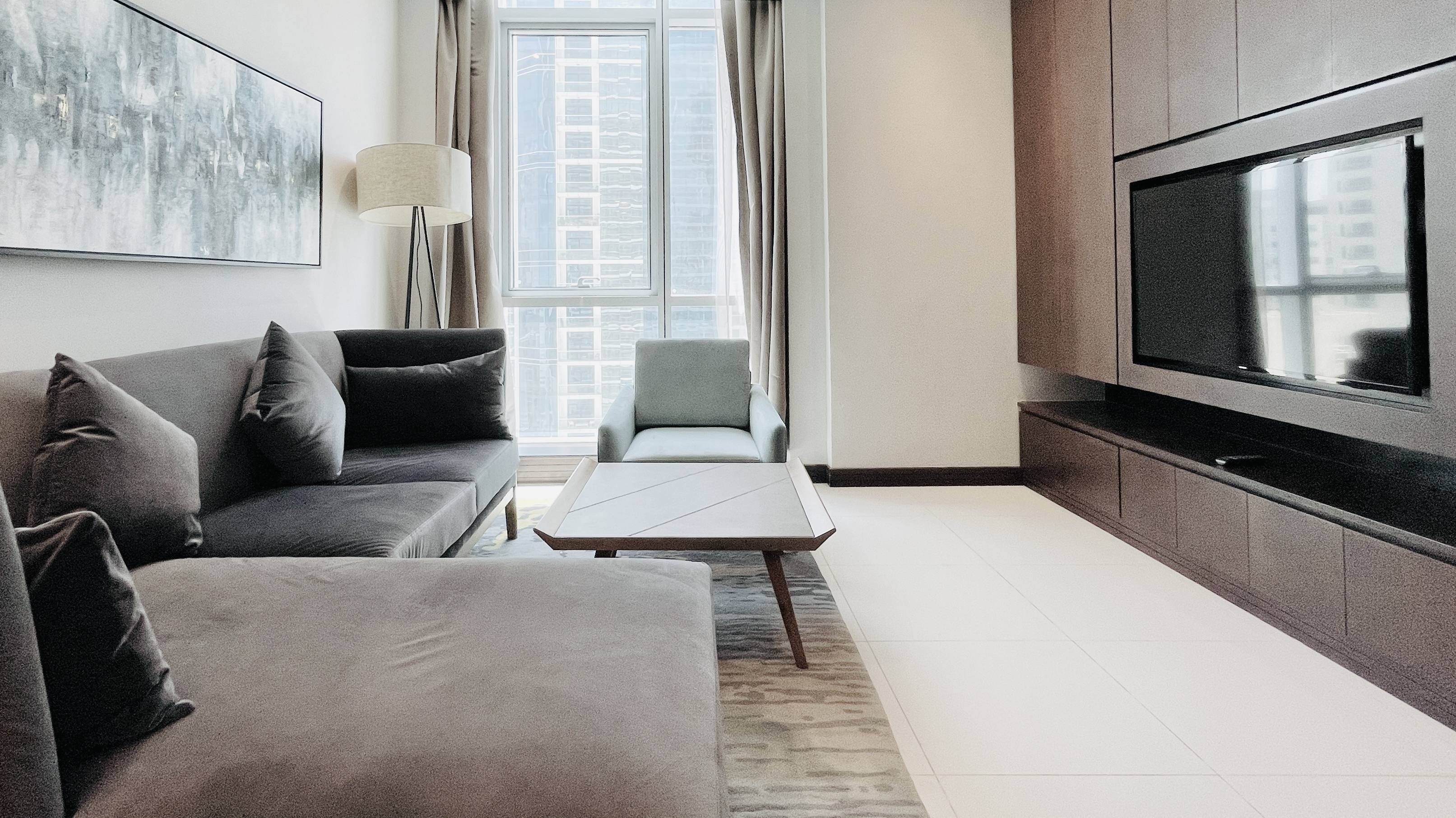 FOR SALE | SPACIOUS ROOMS | BALCONY | MODERN