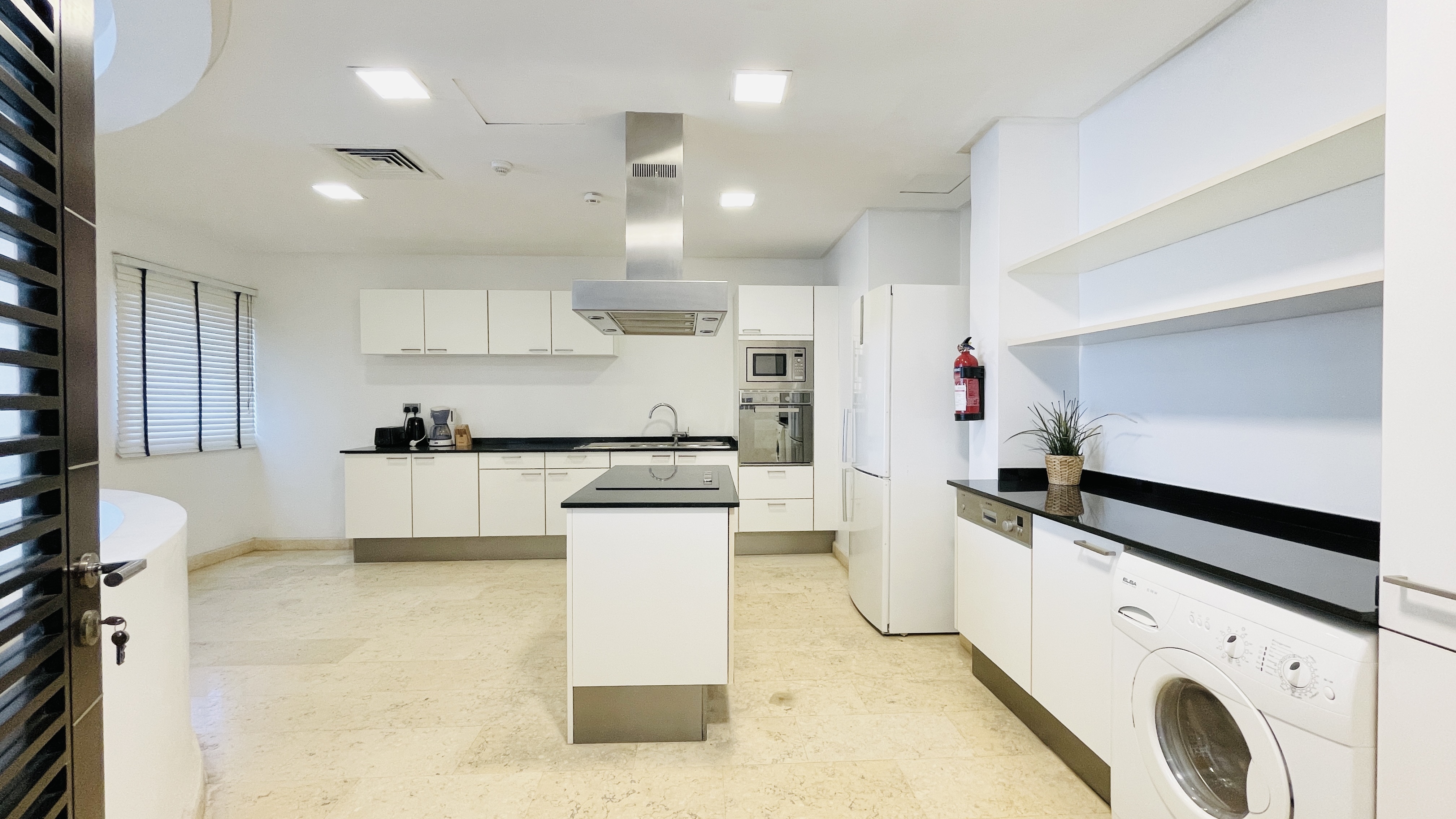 UNLIMITED EWA | HOUSEKEEPING | SPACIOUS | BALCONY 