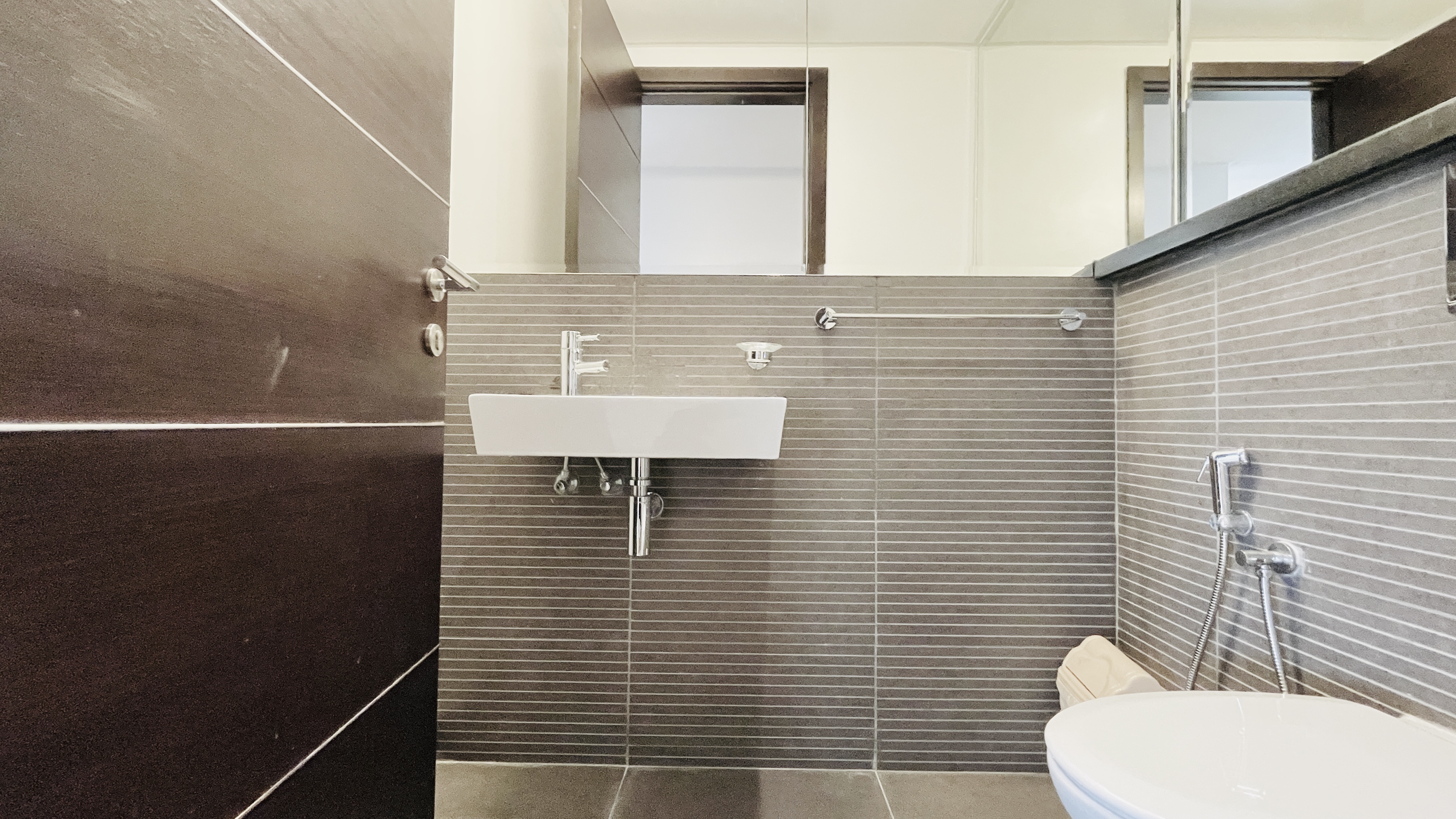 UNLIMITED EWA | HOUSEKEEPING | SPACIOUS | BALCONY 