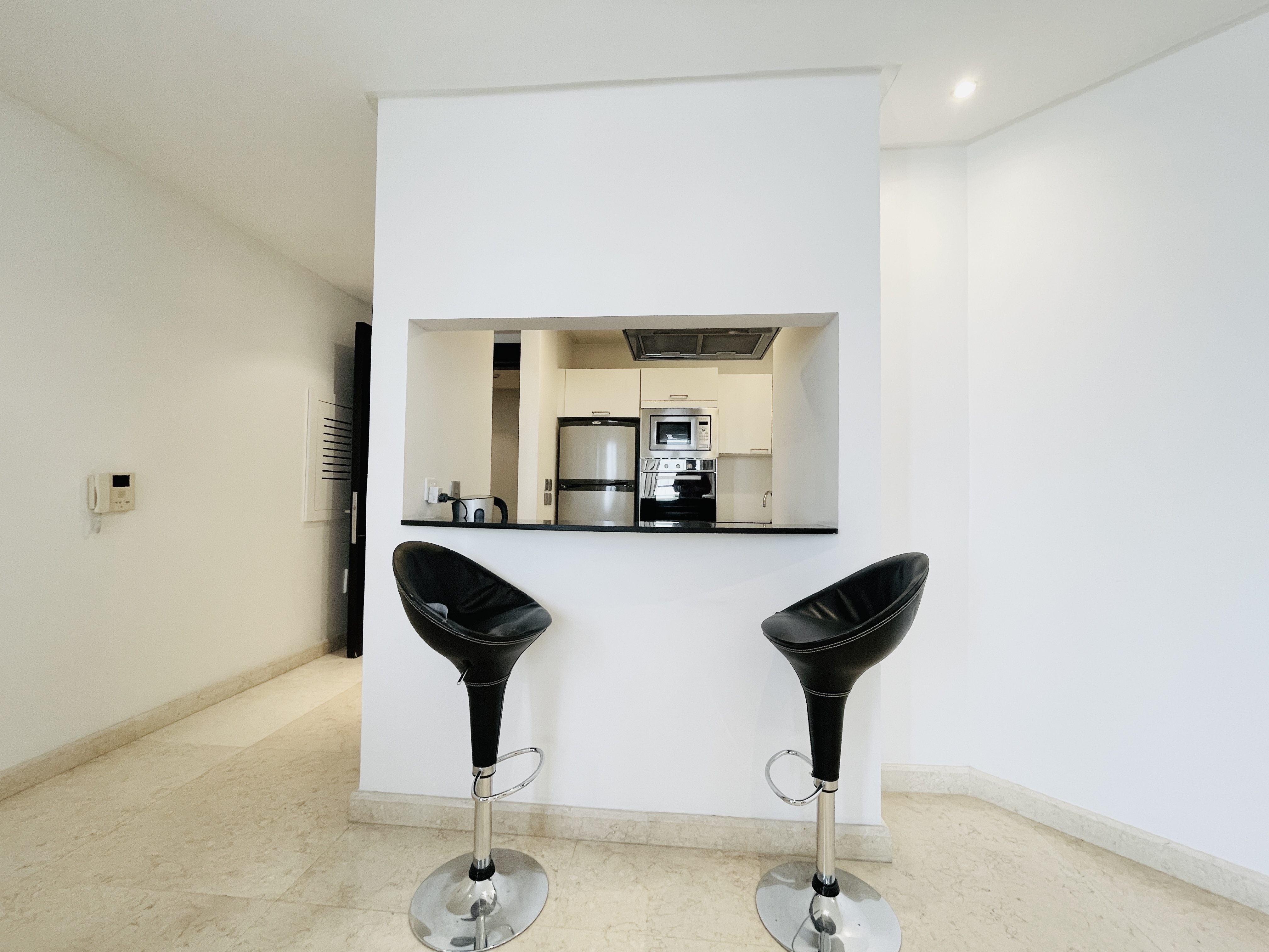 CITY VIEW | UNLIMITED EWA | HOUSEKEEPING | SPACIOUS