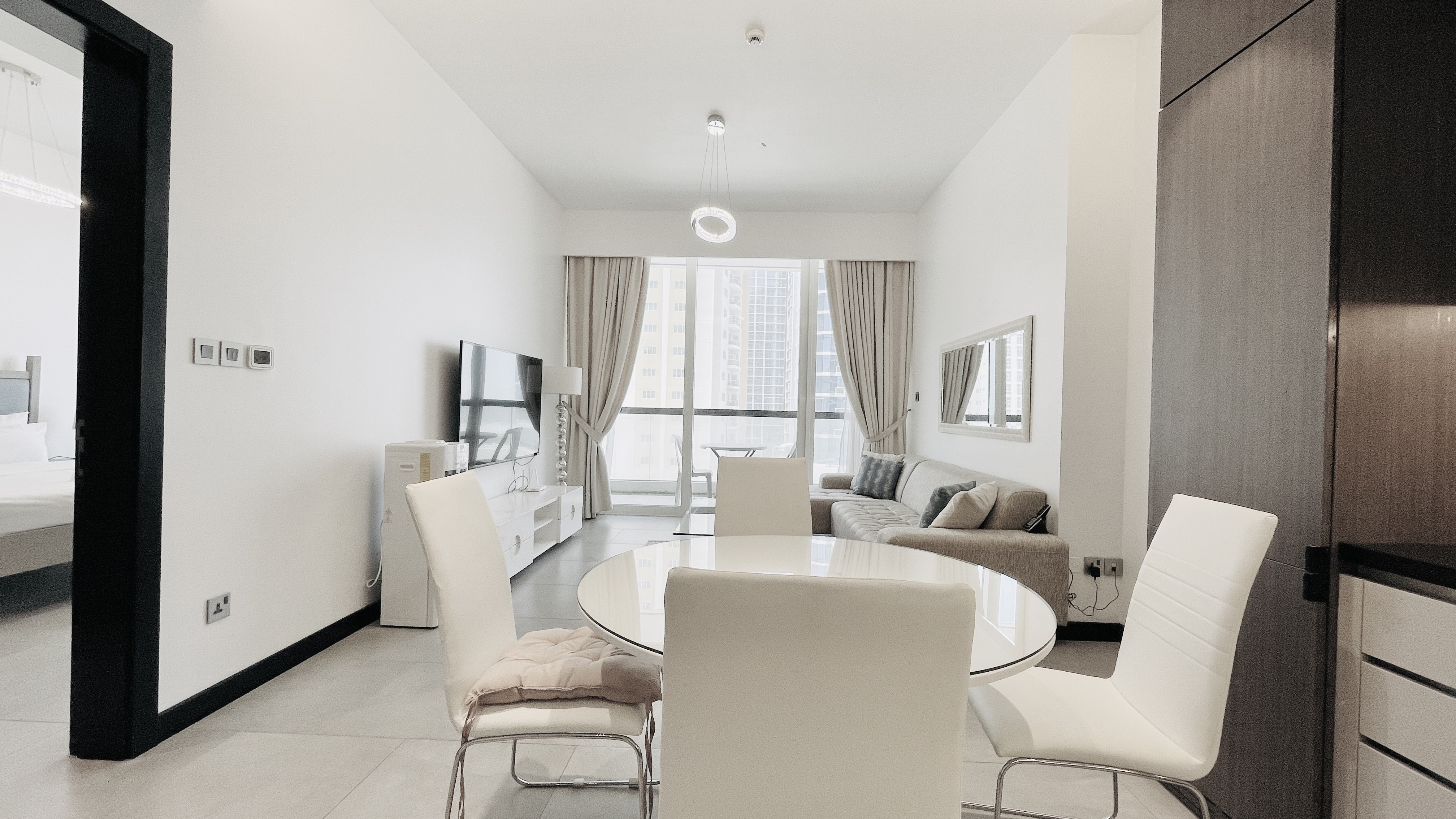 LUXURY | SPACIOUS ROOM | SEA VIEW | BALCONY