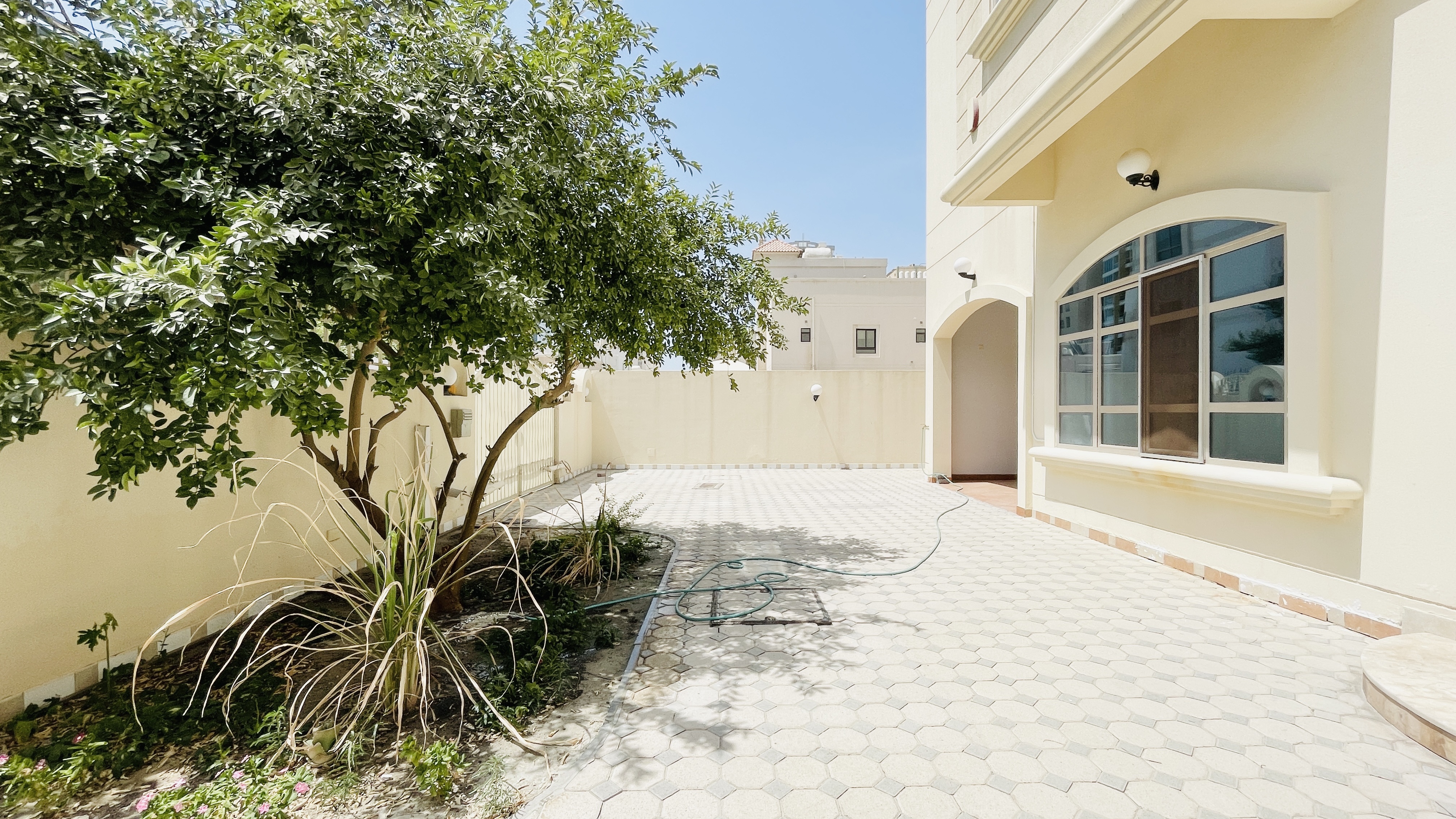 FURNISHED VILLA | TERRACE | SPACIOUS | PRIVATE GARAGE