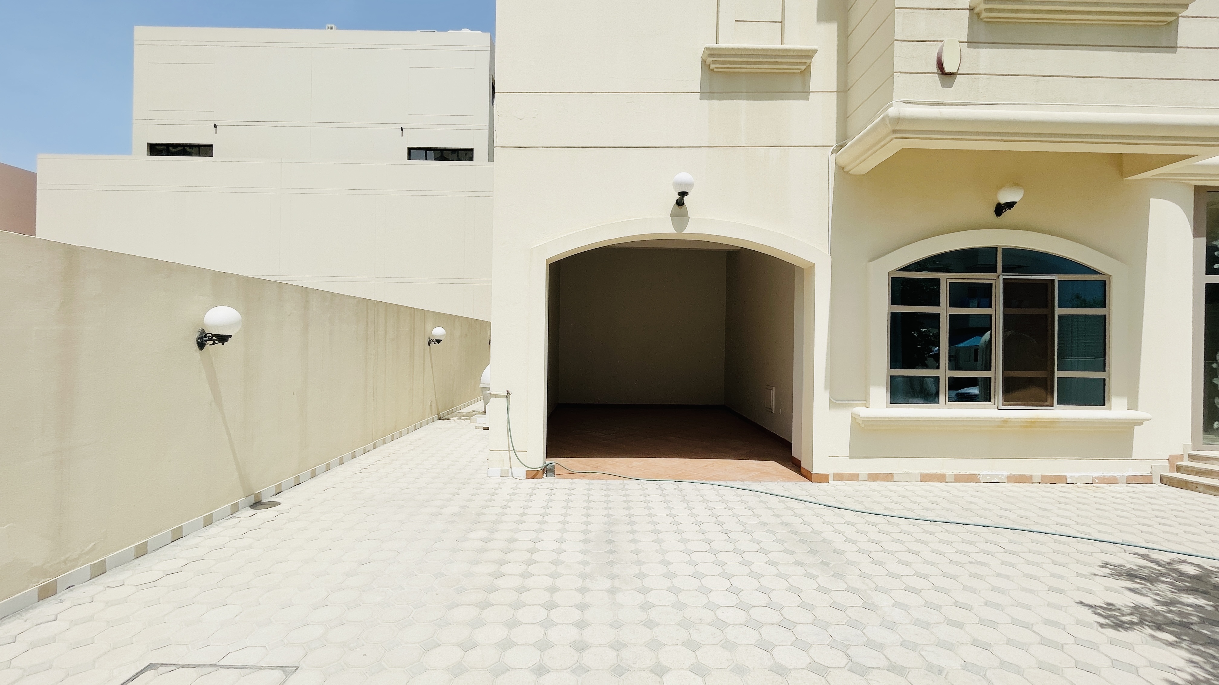 FURNISHED VILLA | TERRACE | SPACIOUS | PRIVATE GARAGE