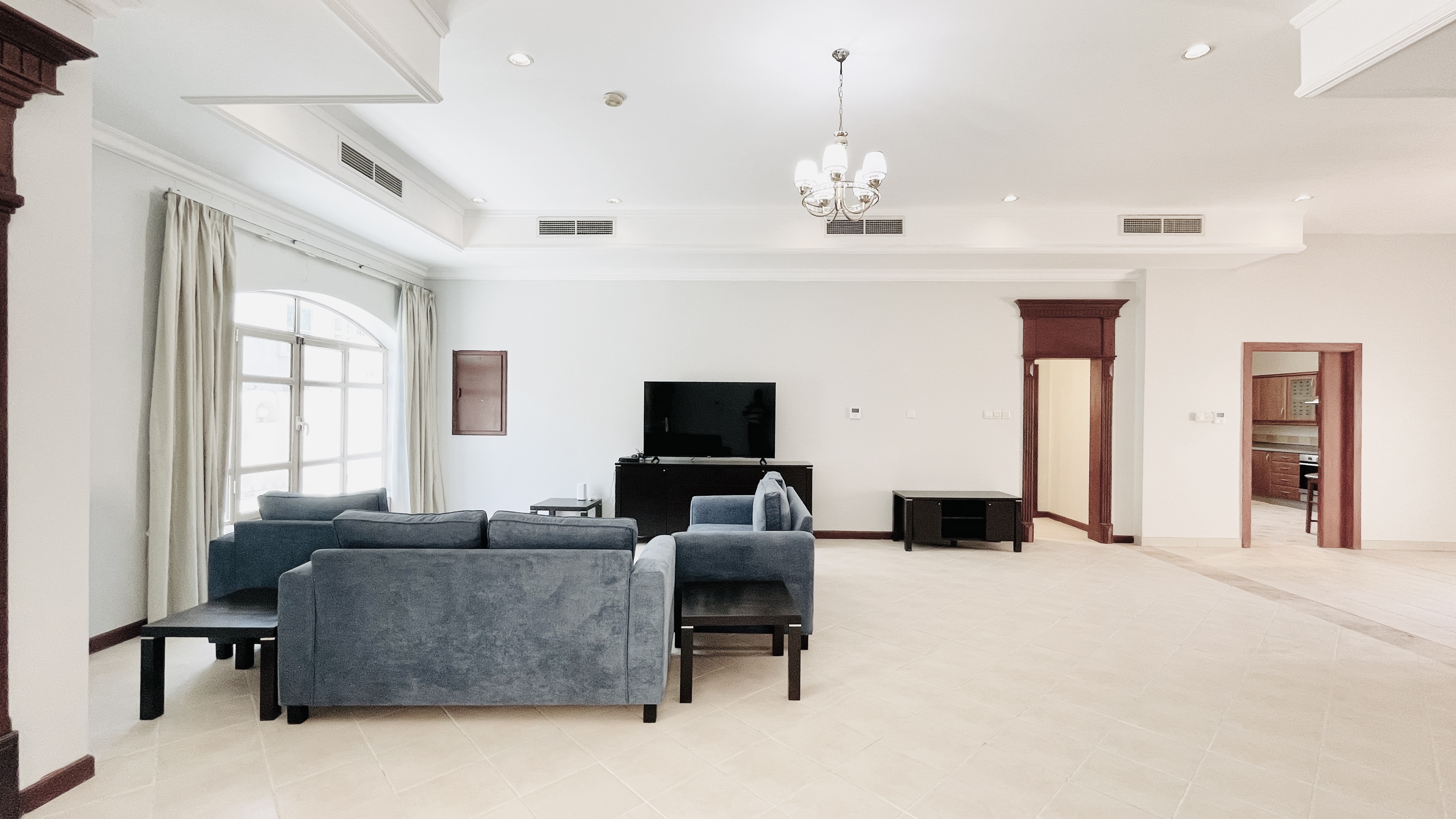 FURNISHED VILLA | TERRACE | SPACIOUS | PRIVATE GARAGE