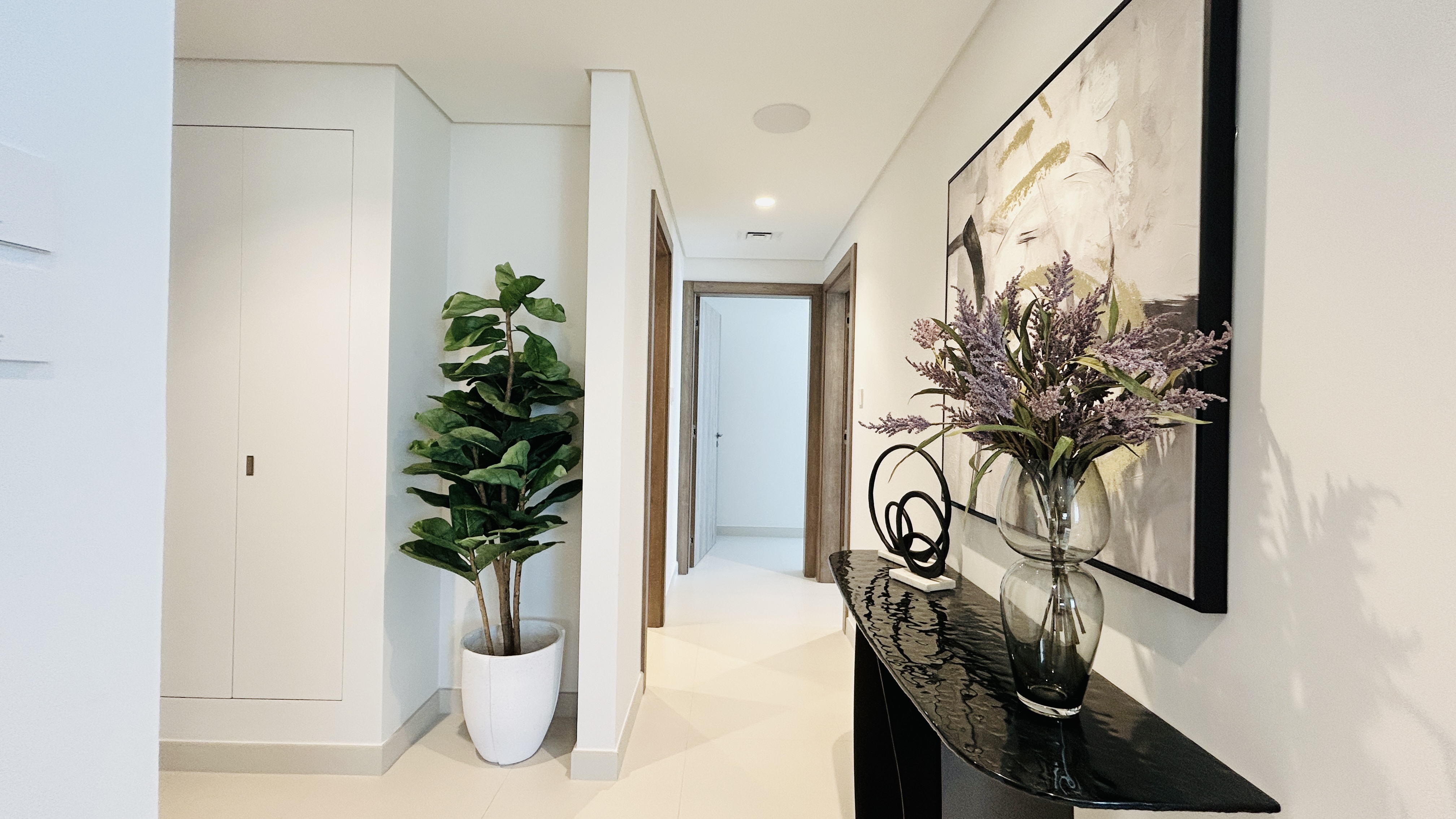 SPACIOUS ROOMS | INSTALLMENT PLAN | BEACHFRONT VIEW