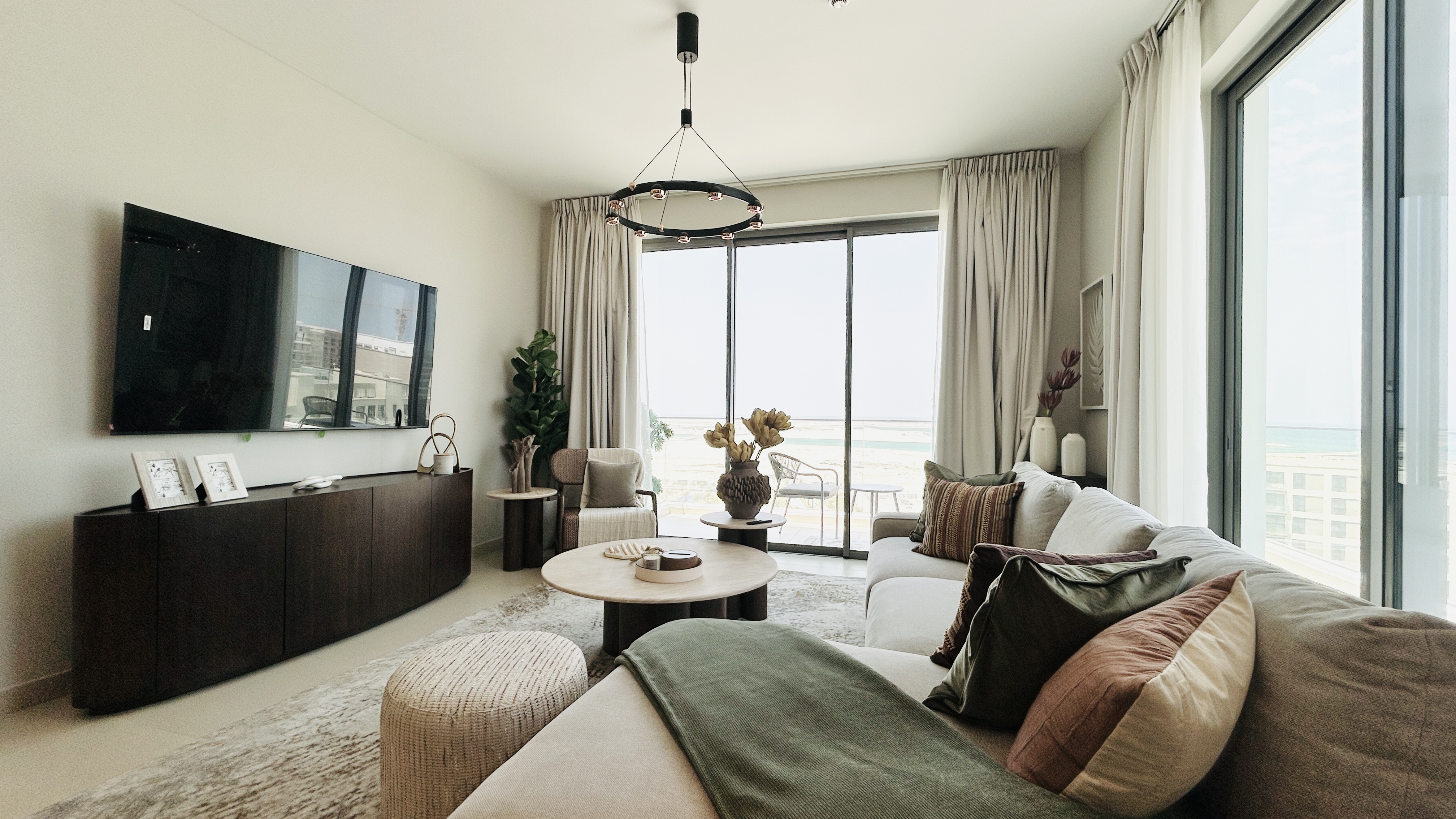 SPACIOUS ROOMS | INSTALLMENT PLAN | BEACHFRONT VIEW