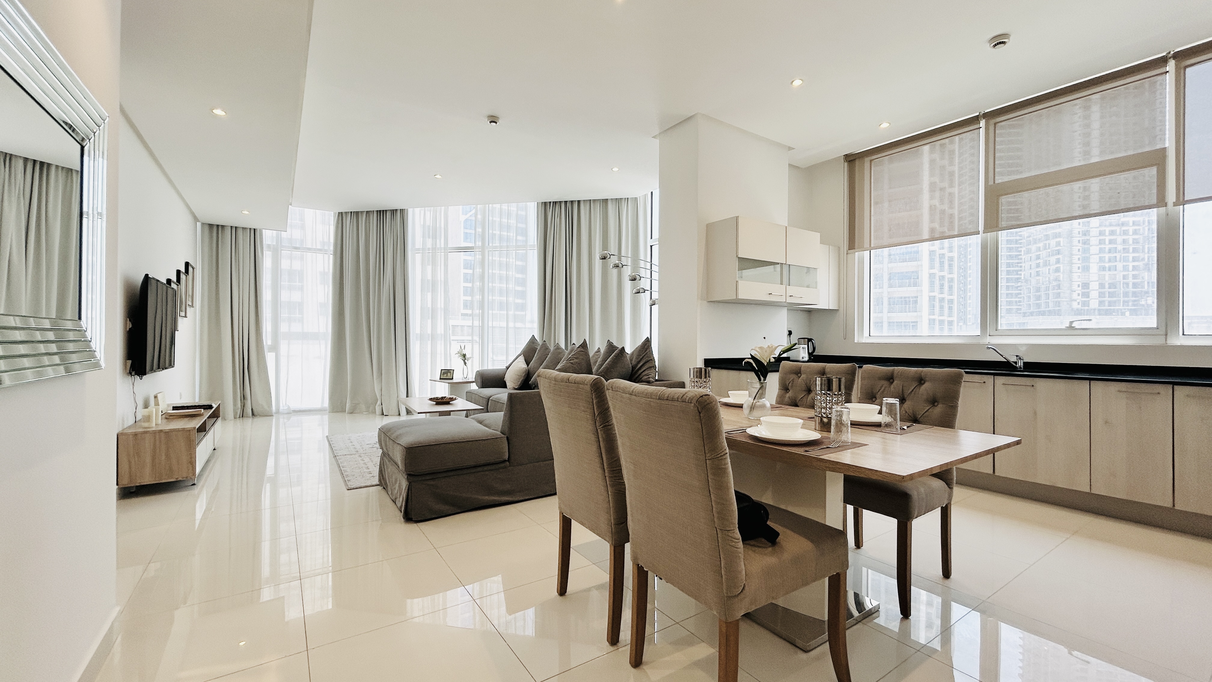 CITY VIEW | MODERN | SPACIOUS ROOMS | GREAT FACILITIES