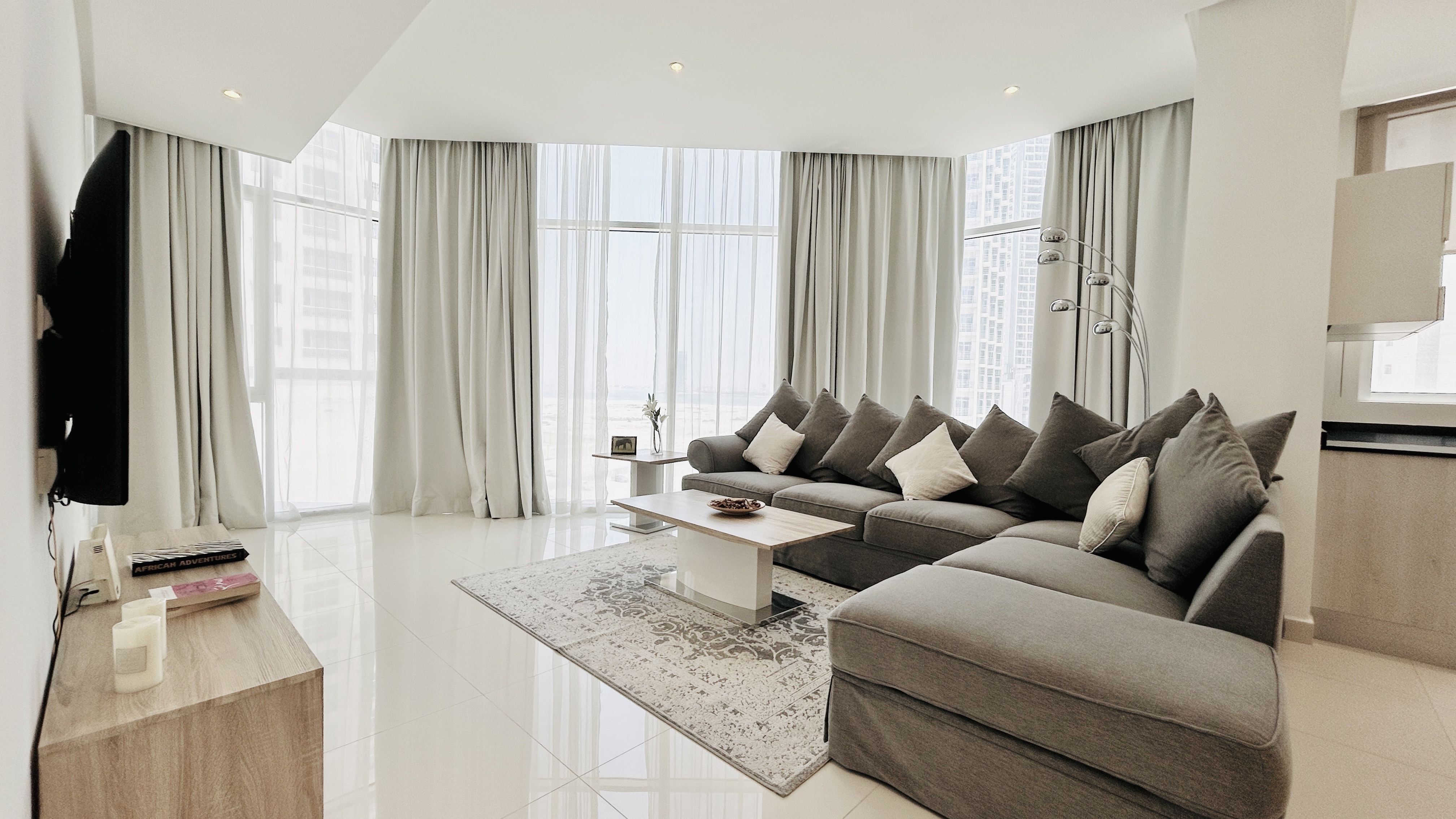 CITY VIEW | MODERN | SPACIOUS ROOMS | GREAT FACILITIES
