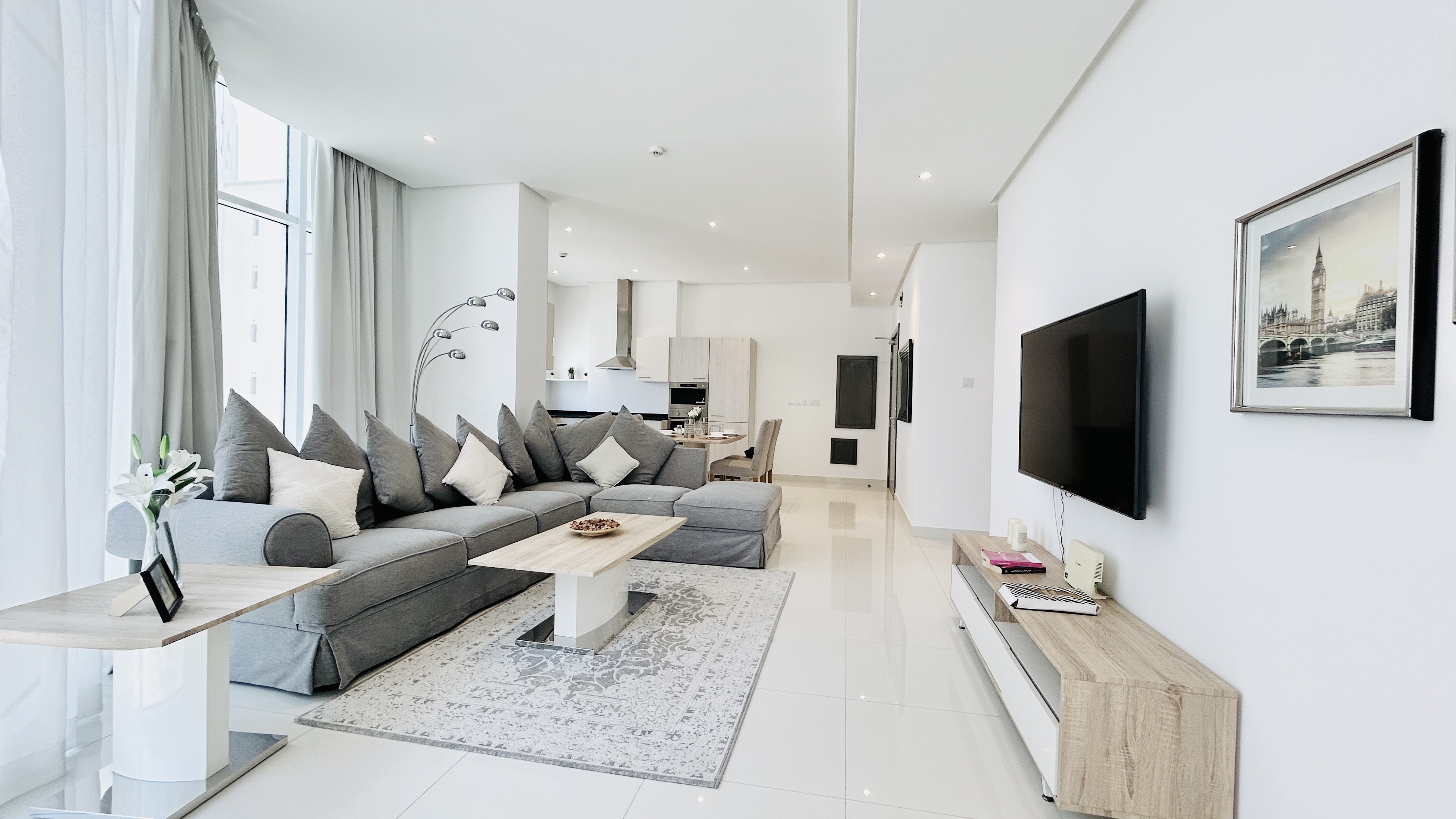 CITY VIEW | MODERN | SPACIOUS ROOMS | GREAT FACILITIES