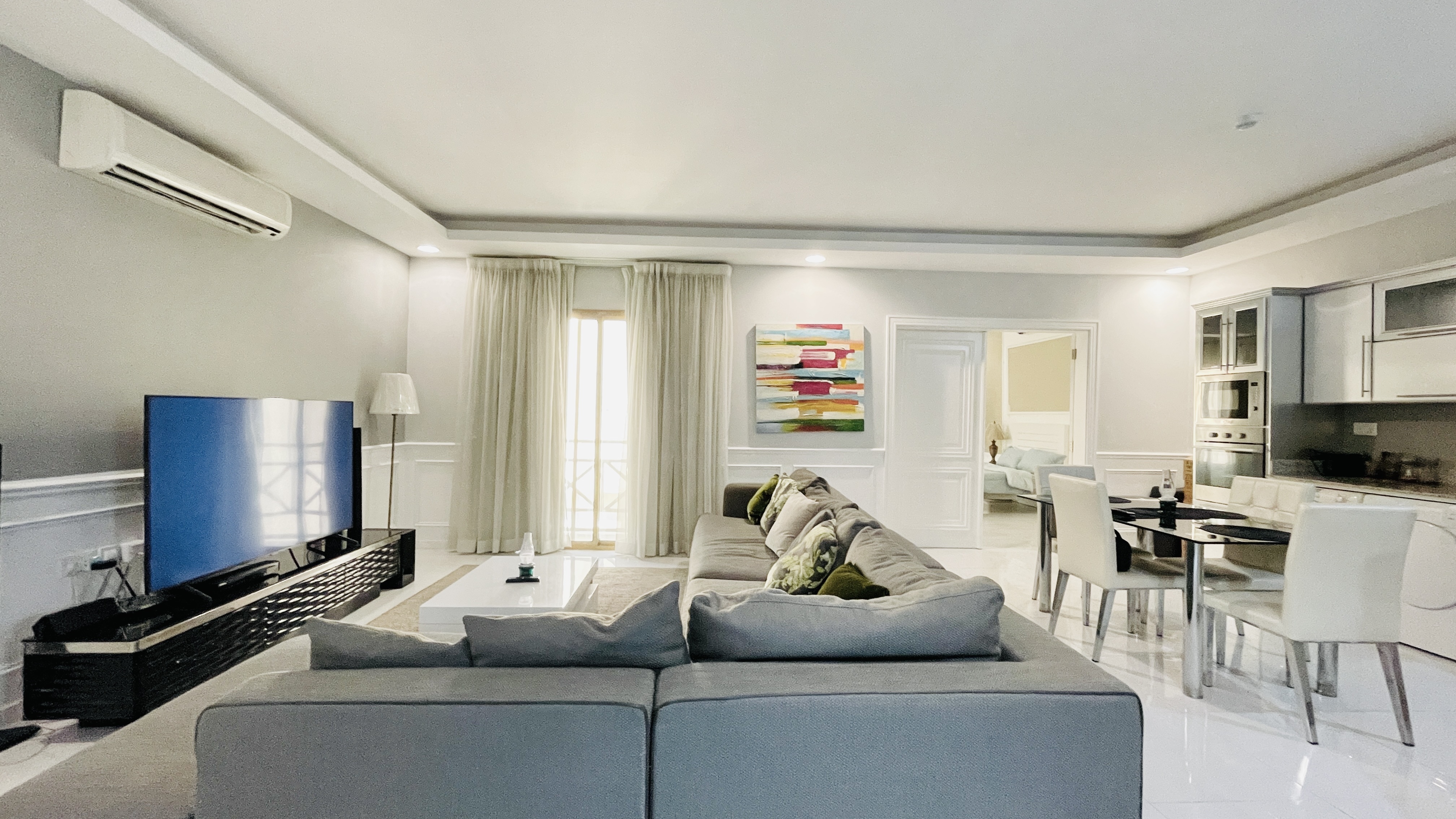 HOUSEKEEPING | SPACIOUS ROOM | THREE-STOREY BUILDING