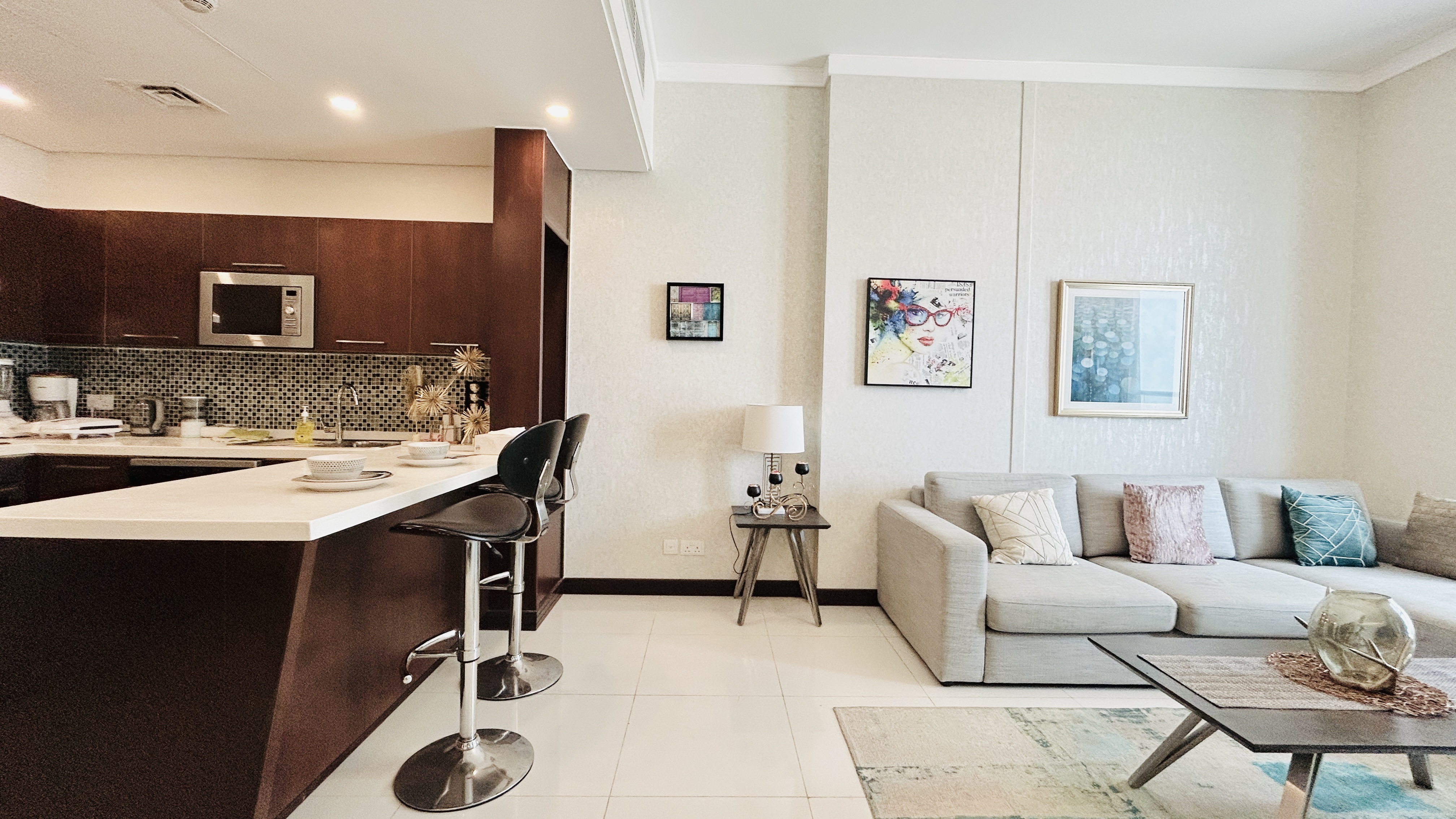 MODERN | SPACIOUS ROOMS | BALCONY | SEA VIEW