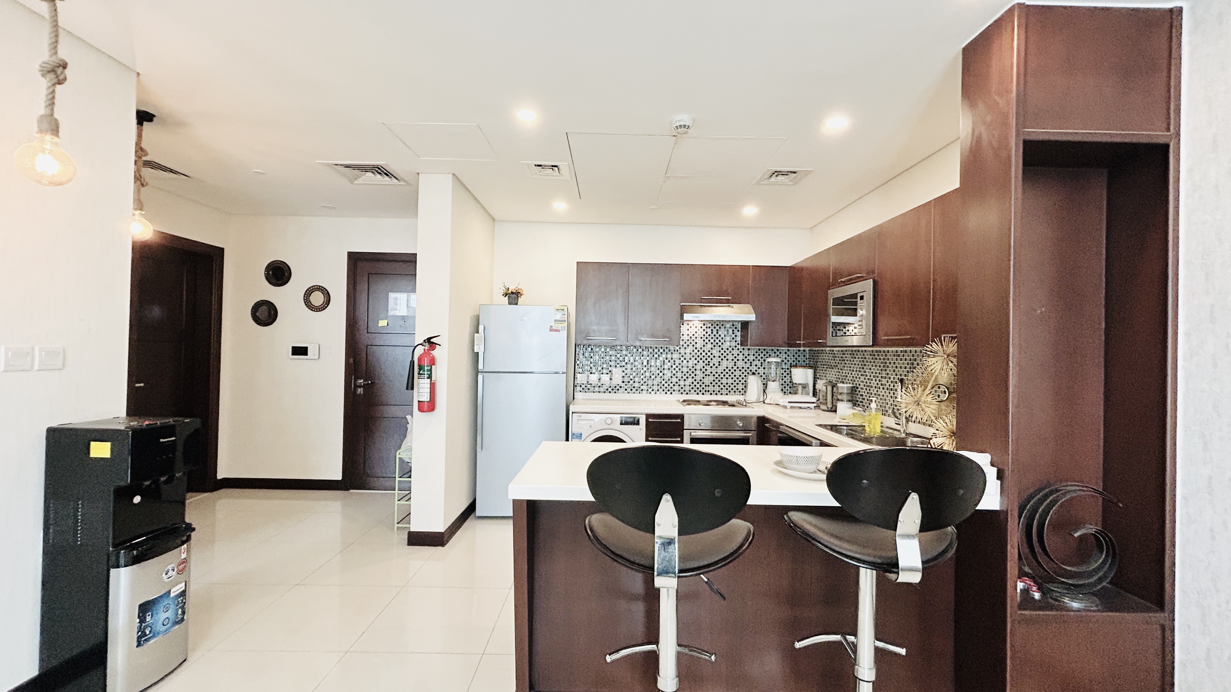 MODERN | SPACIOUS ROOMS | BALCONY | SEA VIEW