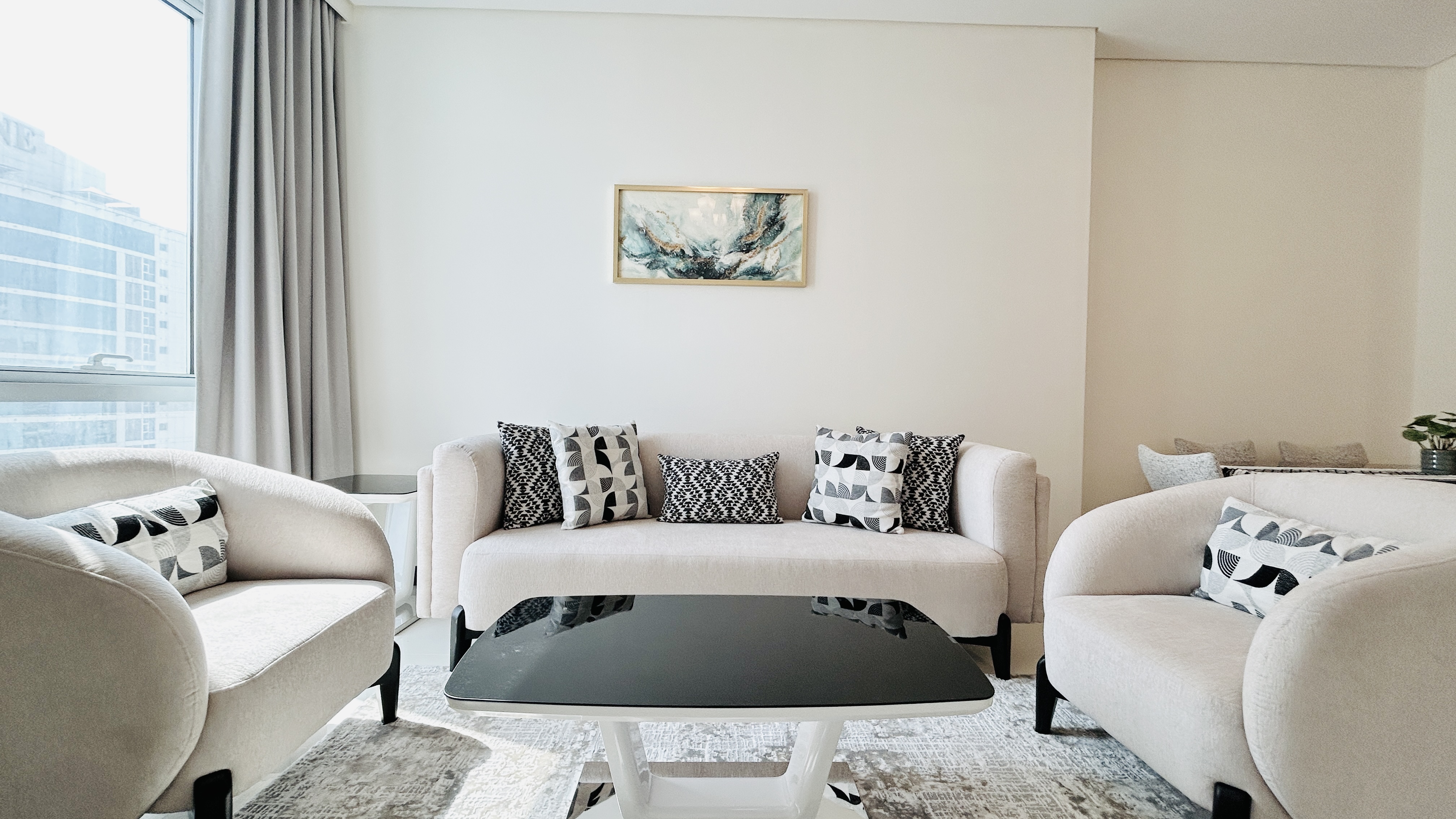 LUXURY | SPACIOUS ROOMS | BALCONY | SEA VIEW | MAID ROOM