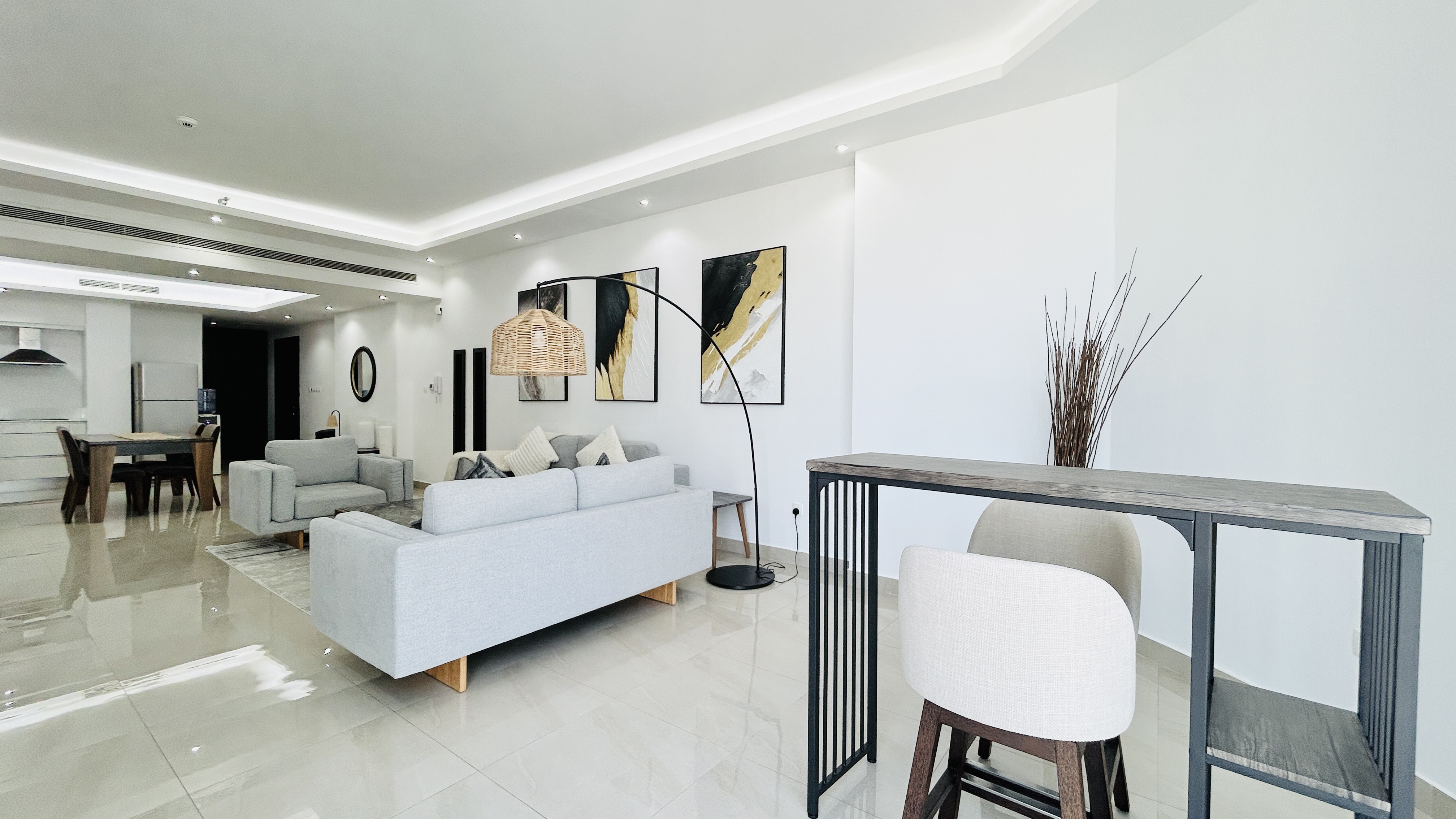 LUXURY | SPACIOUS ROOM | CITY/SEA VIEW | AMENITIES