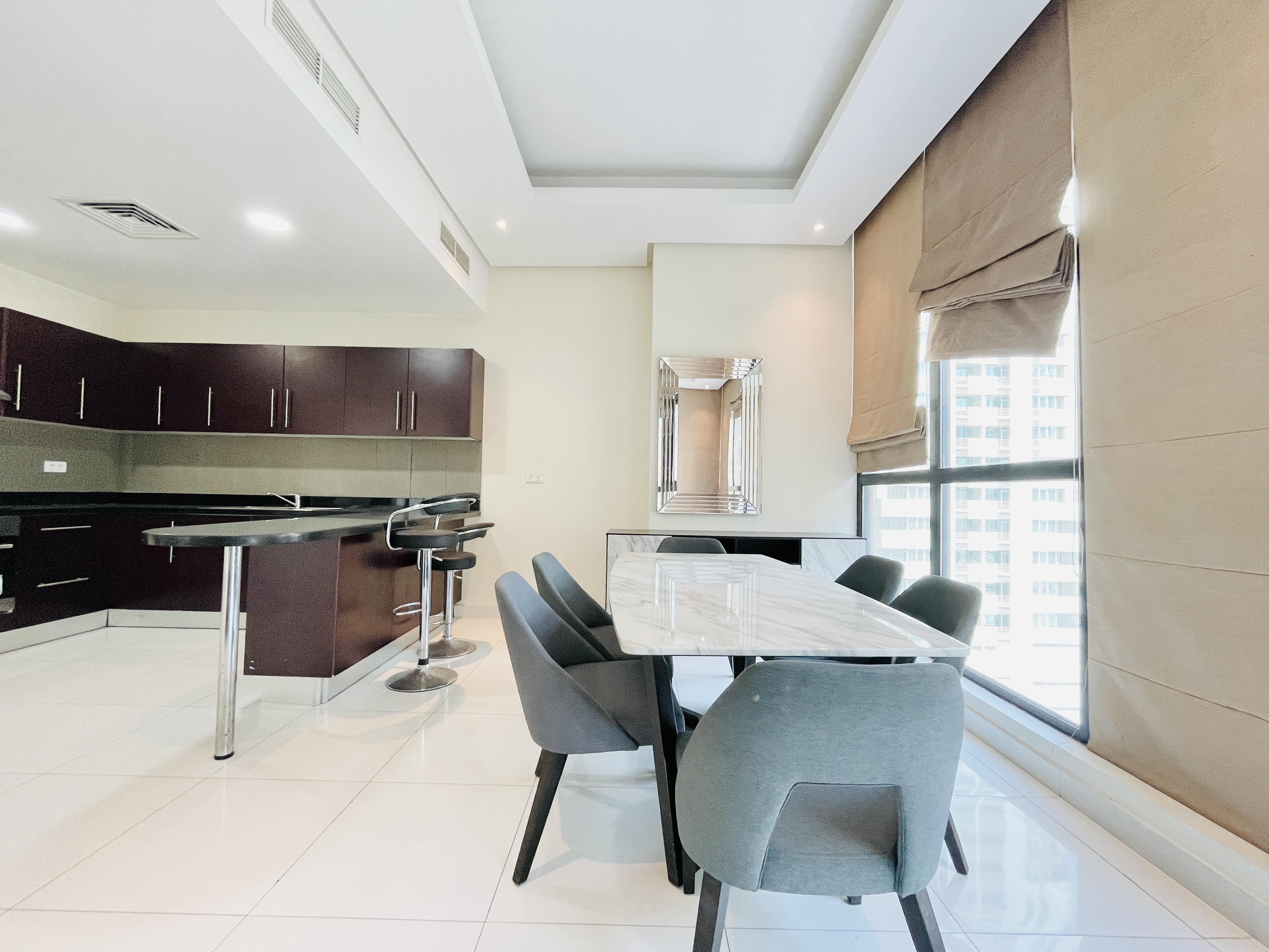 MODERN | SPACIOUS ROOMS | BALCONY | CITYVIEW