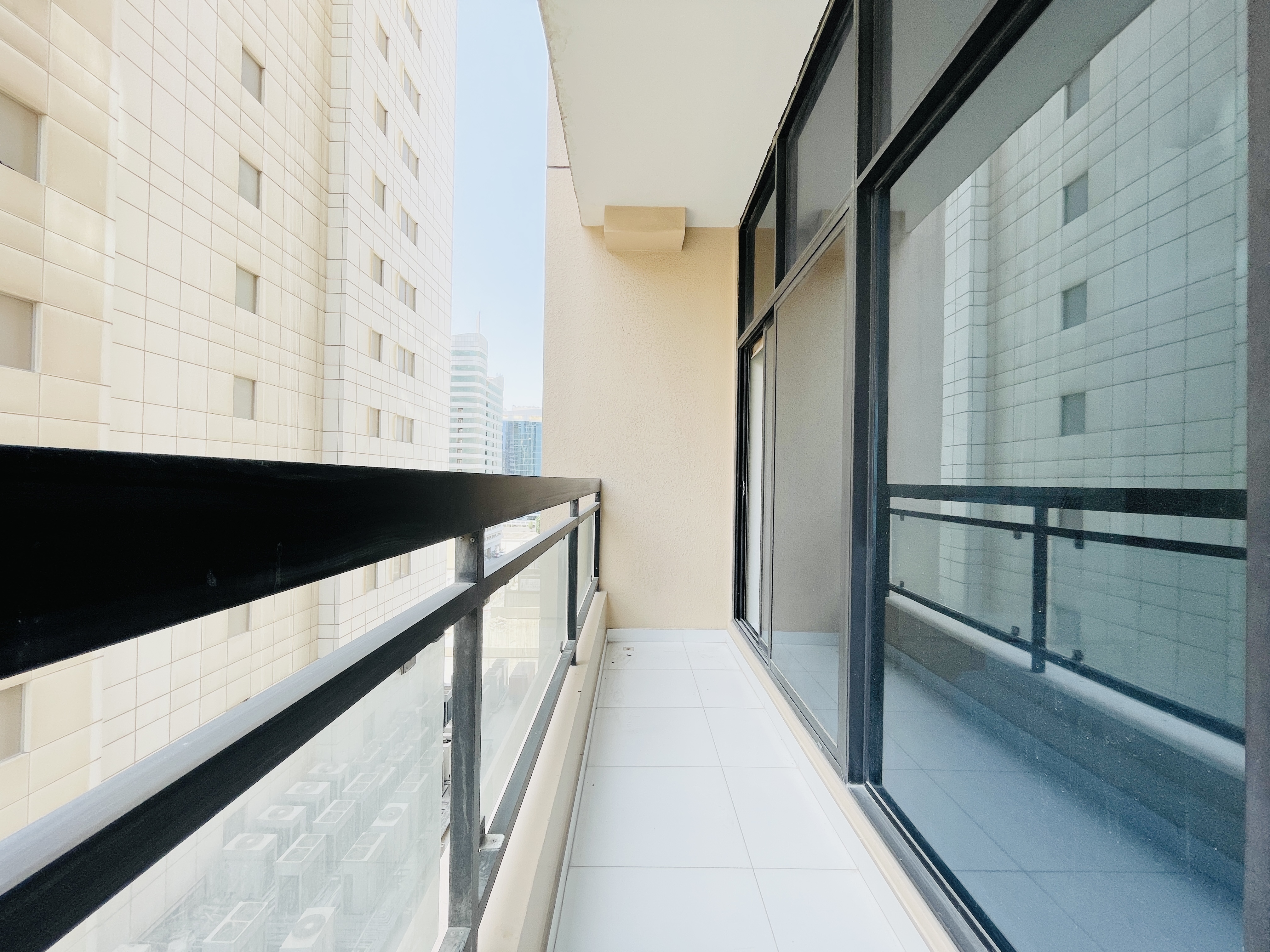 MODERN | SPACIOUS ROOMS | BALCONY | CITYVIEW