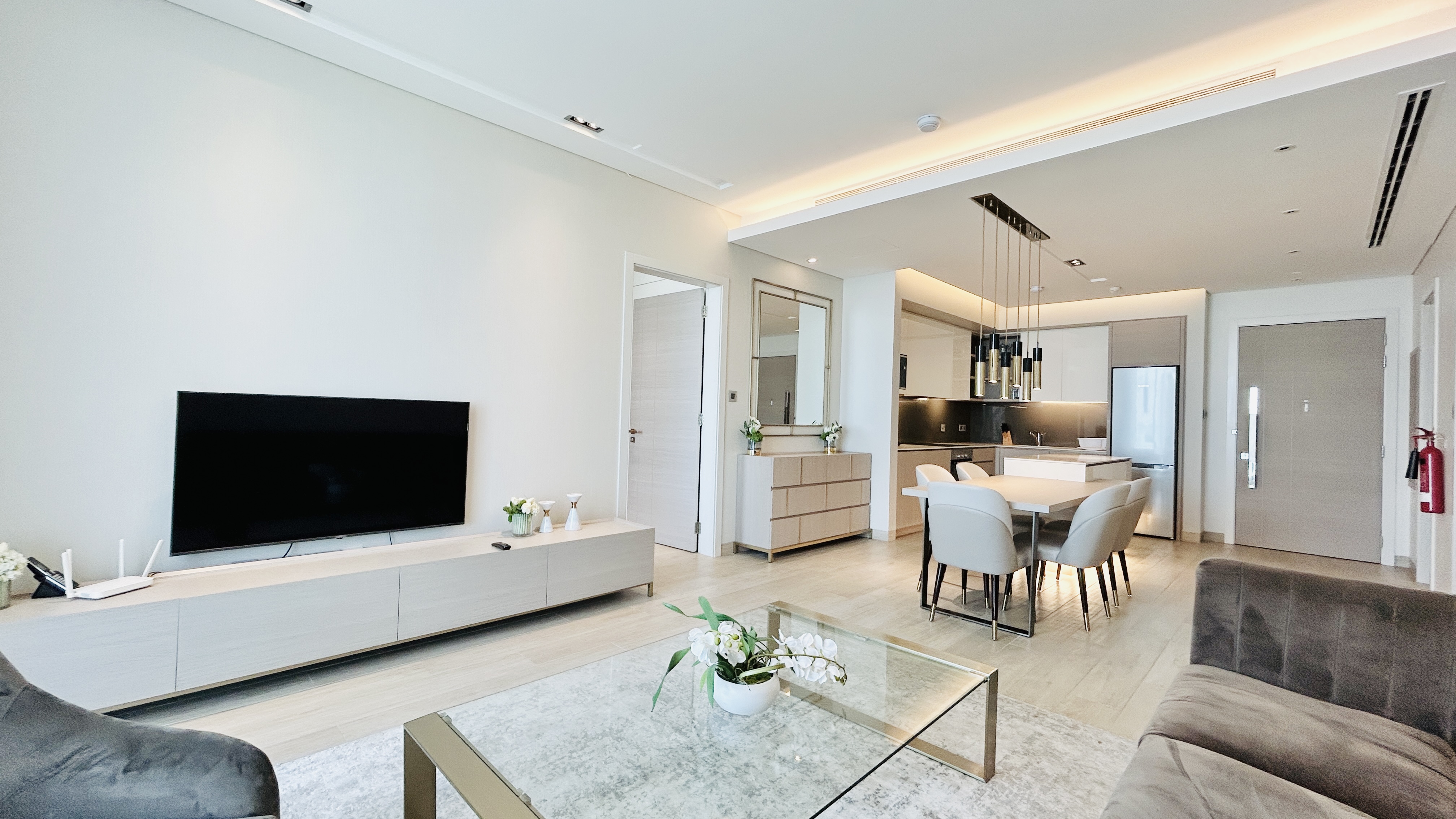 LUXURY | SEA VIEW | BALCONY | SPACIOUS ROOMS