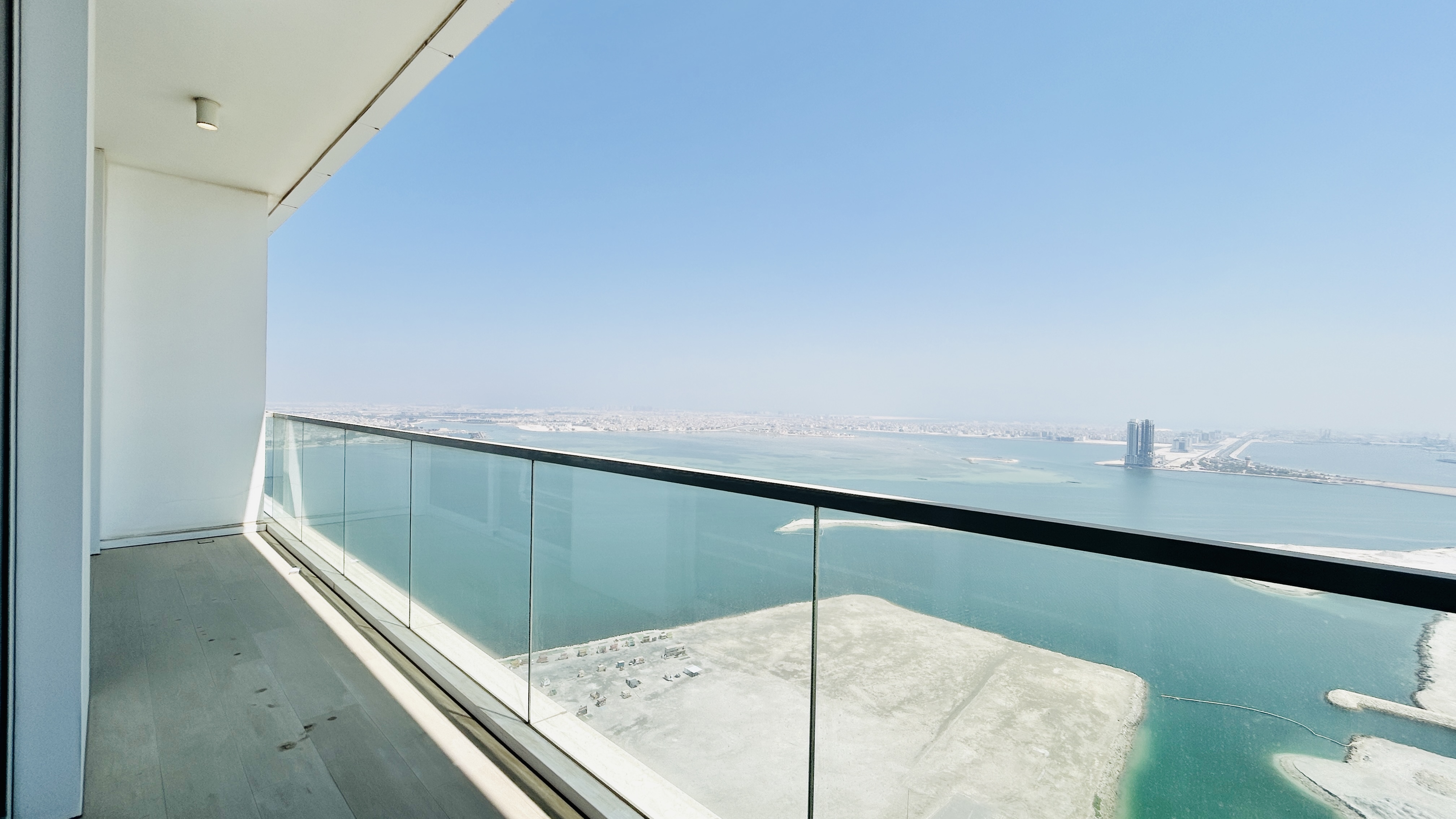 LUXURY | SEA VIEW | BALCONY | SPACIOUS ROOMS