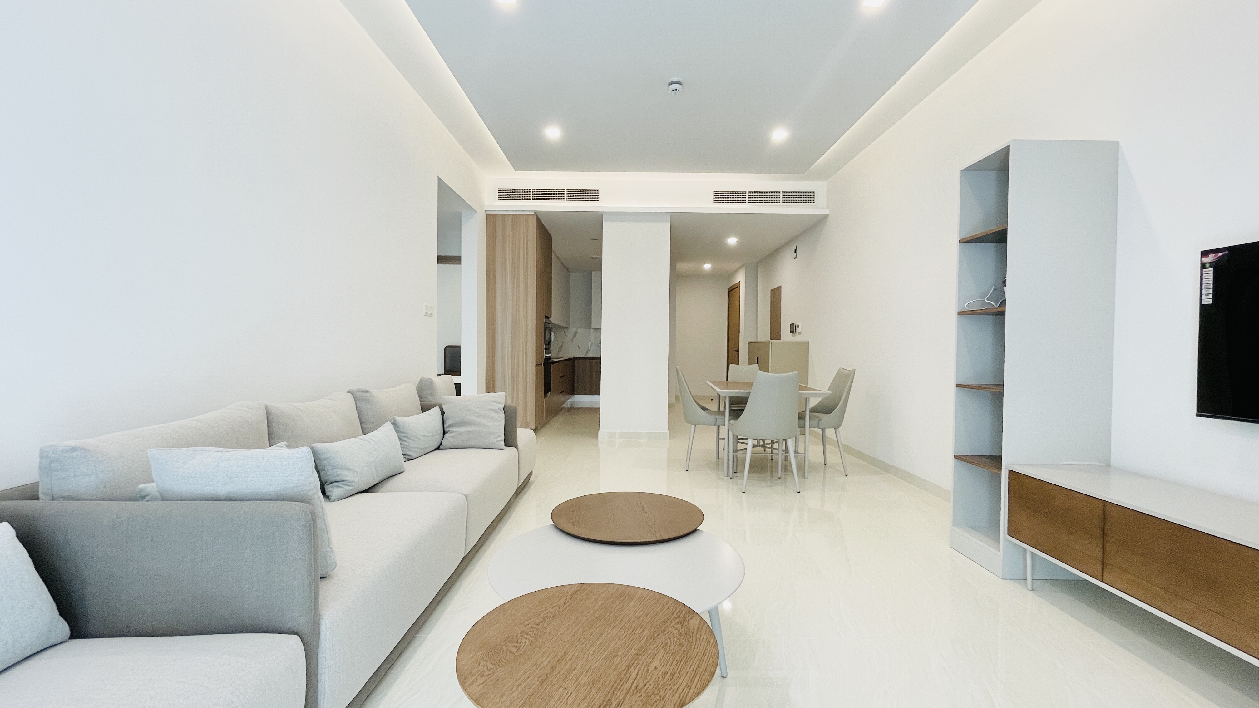 HOUSEKEEPING | SPACIOUS ROOMS | BALCONY | GREAT FACILITIES