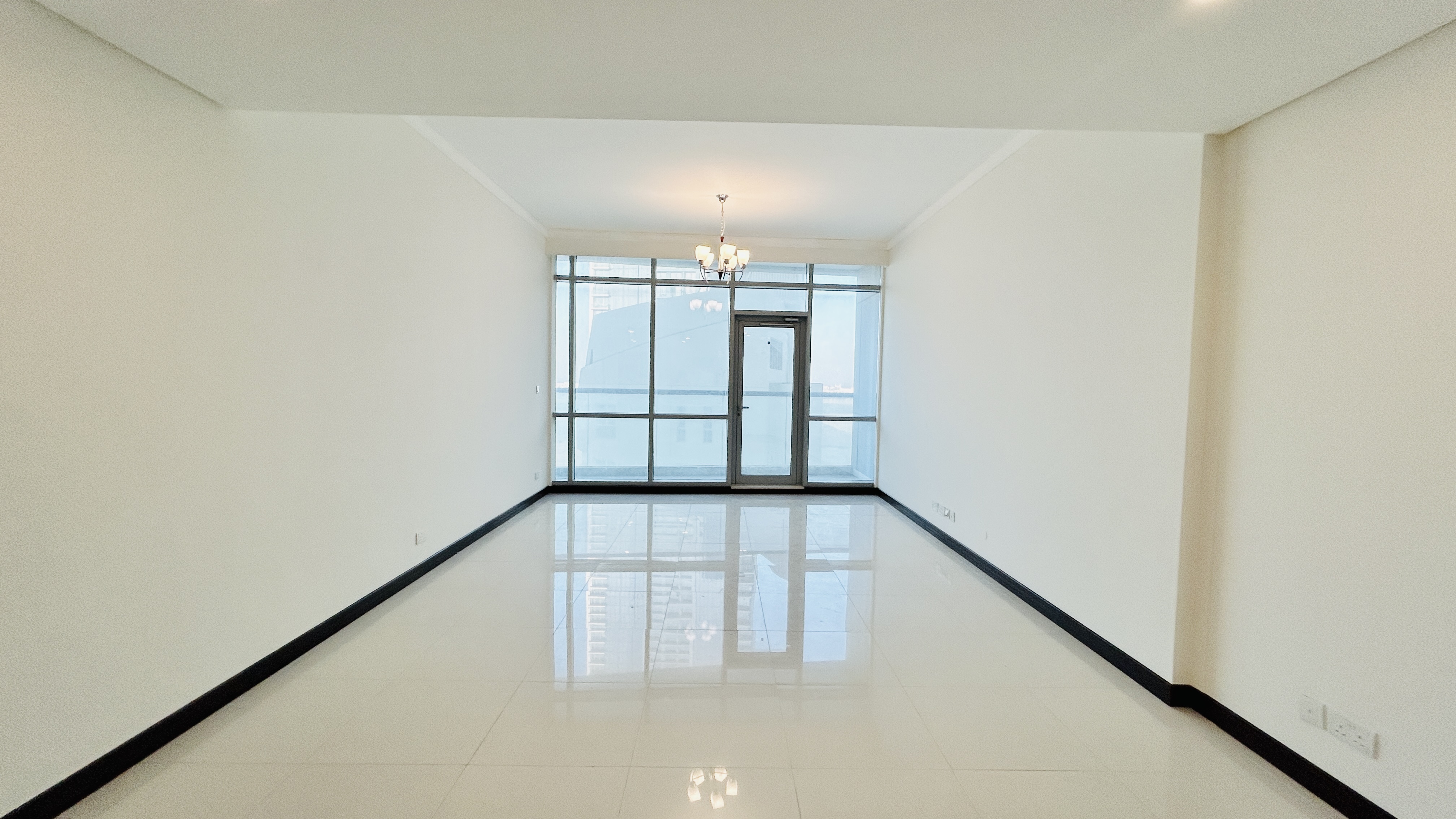 MAIDS ROOM | SPACIOUS ROOMS | BALCONY | SEA VIEW