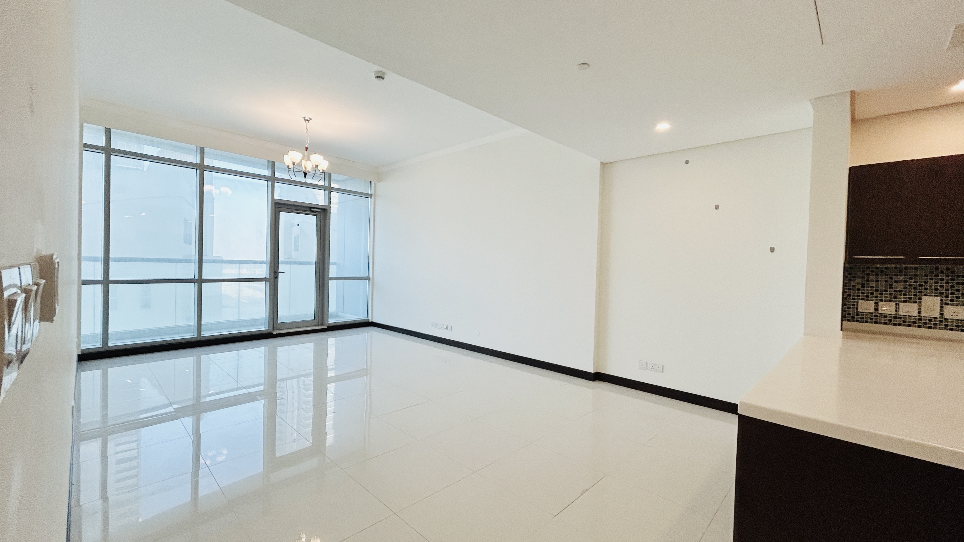 MAIDS ROOM | SPACIOUS ROOMS | BALCONY | SEA VIEW