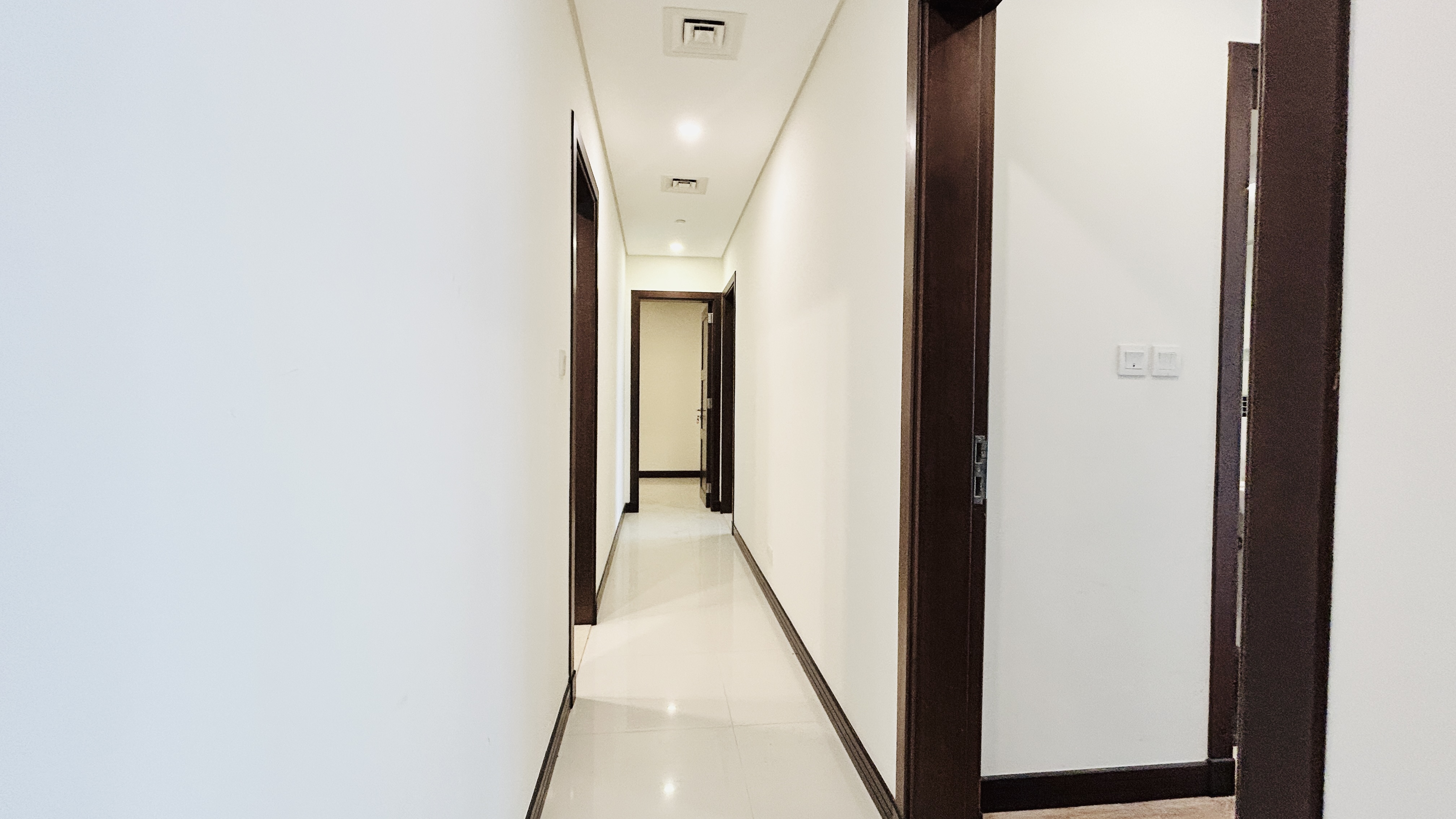 MAIDS ROOM | SPACIOUS ROOMS | BALCONY | SEA VIEW