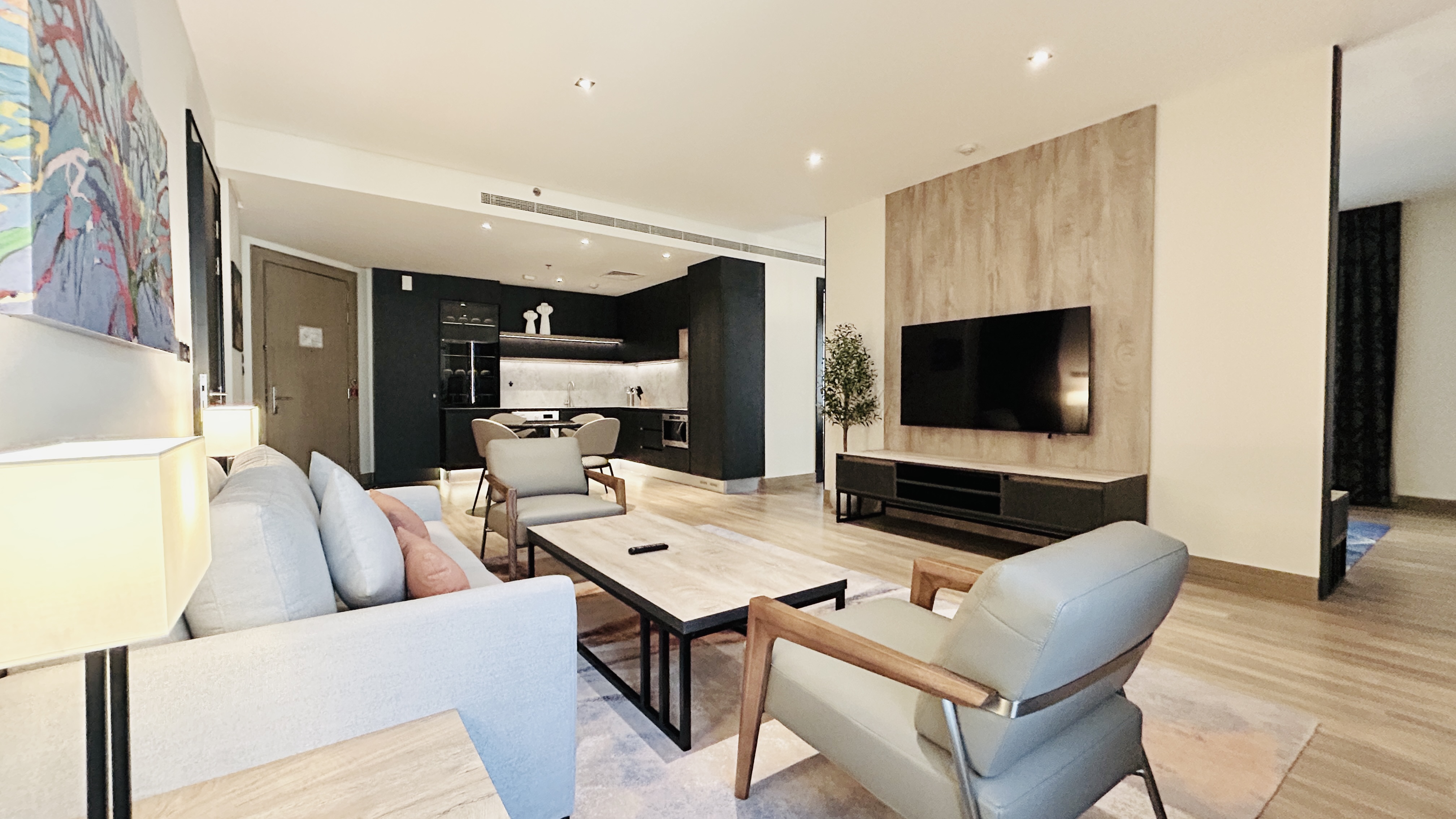 UNLIMITED EWA | CITY VIEW | SPACIOUS ROOM | LUXURY 