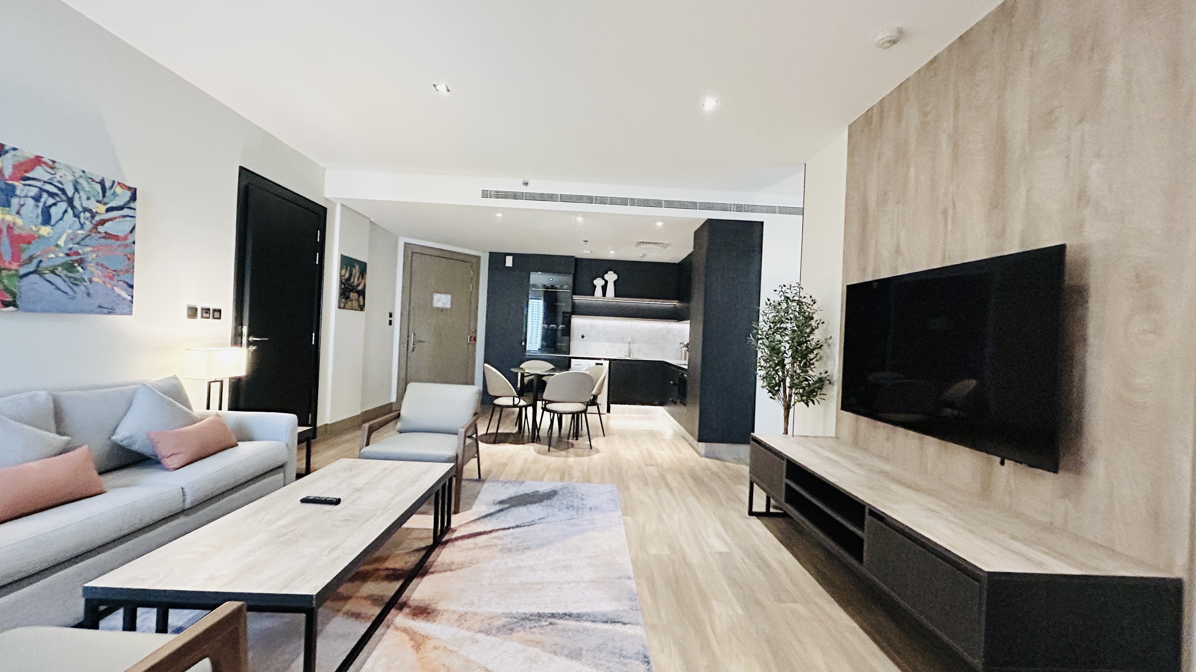 CITY VIEW | SPACIOUS ROOM | UNLIMITED EWA | LUXURY 