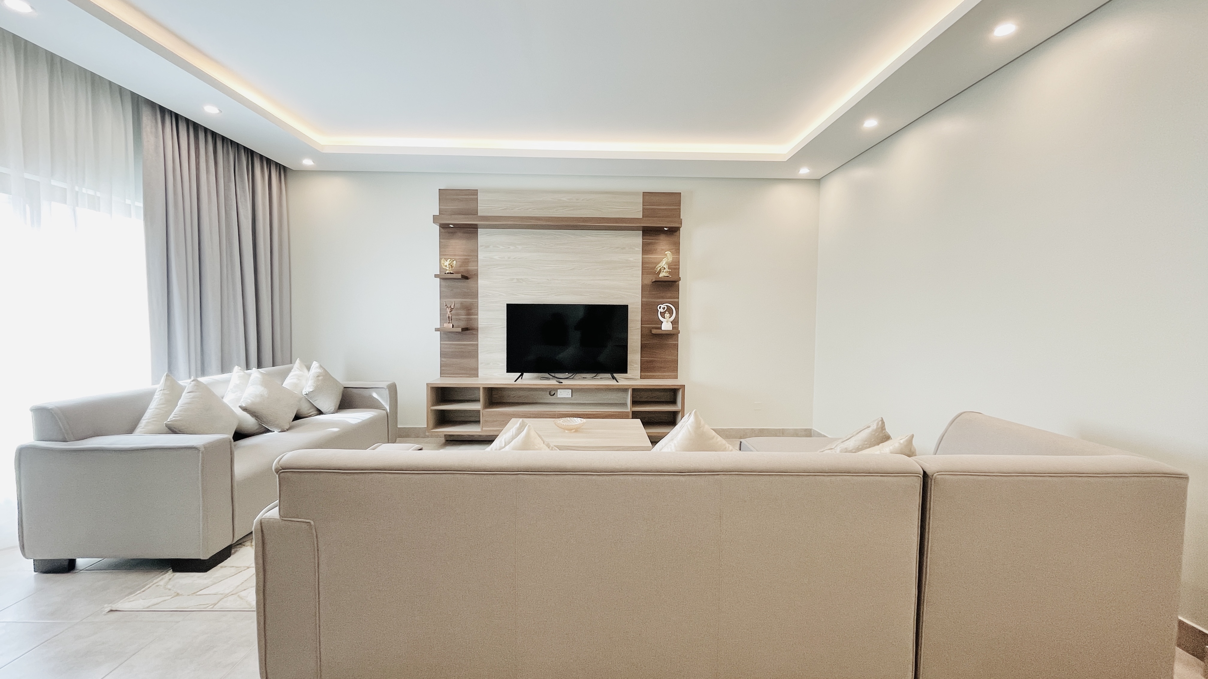 PRIVATE POOL | BIG TERRACE | SPACIOUS ROOMS | GARAGE