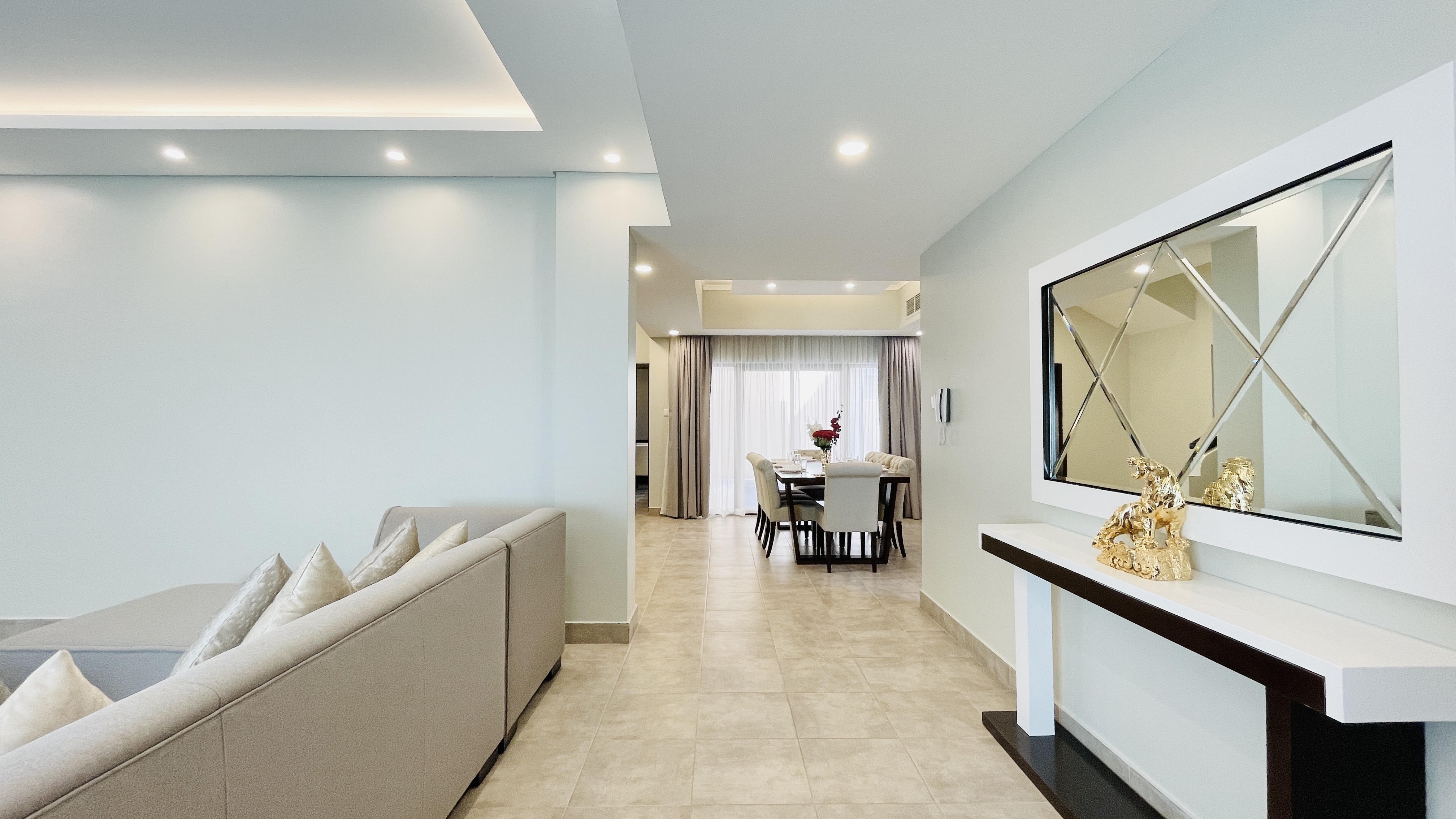 PRIVATE POOL | NEW FURNITURE | GARAGE | SPACIOUS ROOMS